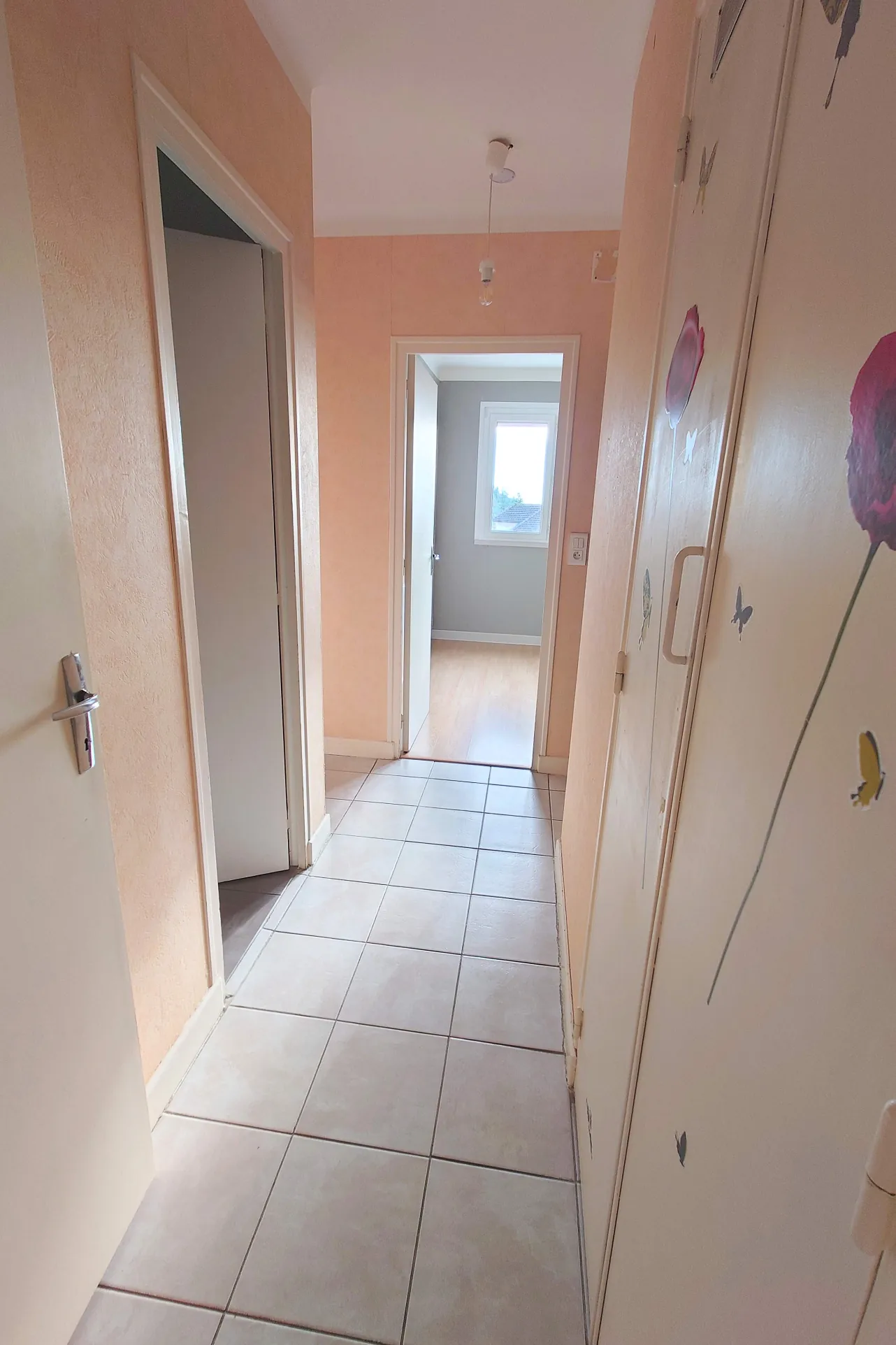 Charmant appartement de 81 m² avec balcon, garage et cave à Villefranche de Rouergue 