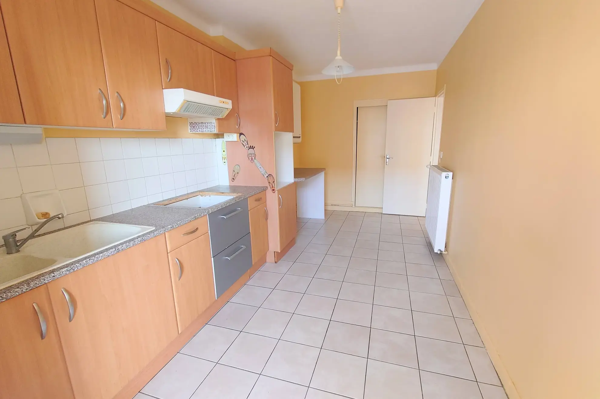 Charmant appartement de 81 m² avec balcon, garage et cave à Villefranche de Rouergue 