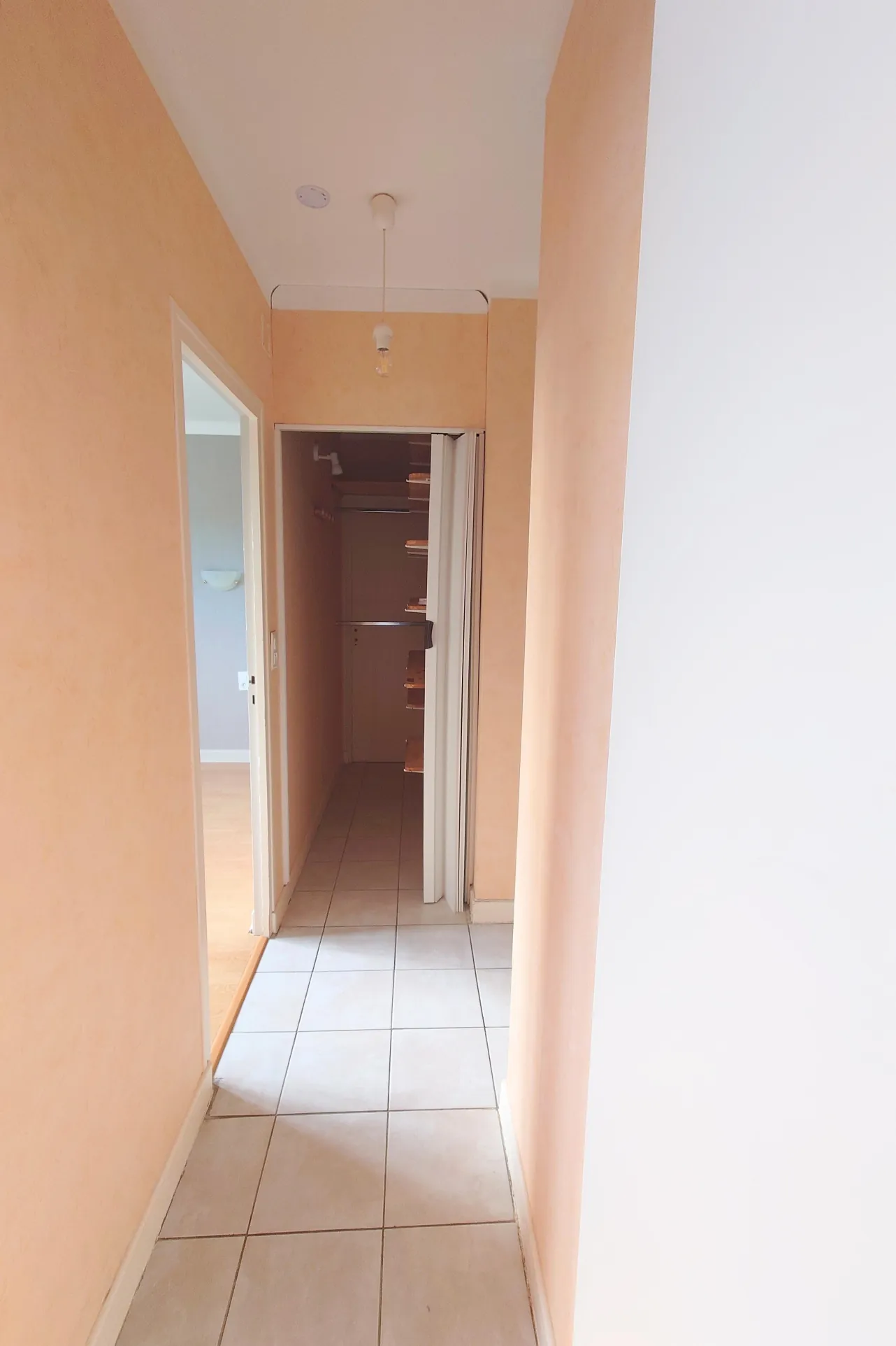 Charmant appartement de 81 m² avec balcon, garage et cave à Villefranche de Rouergue 