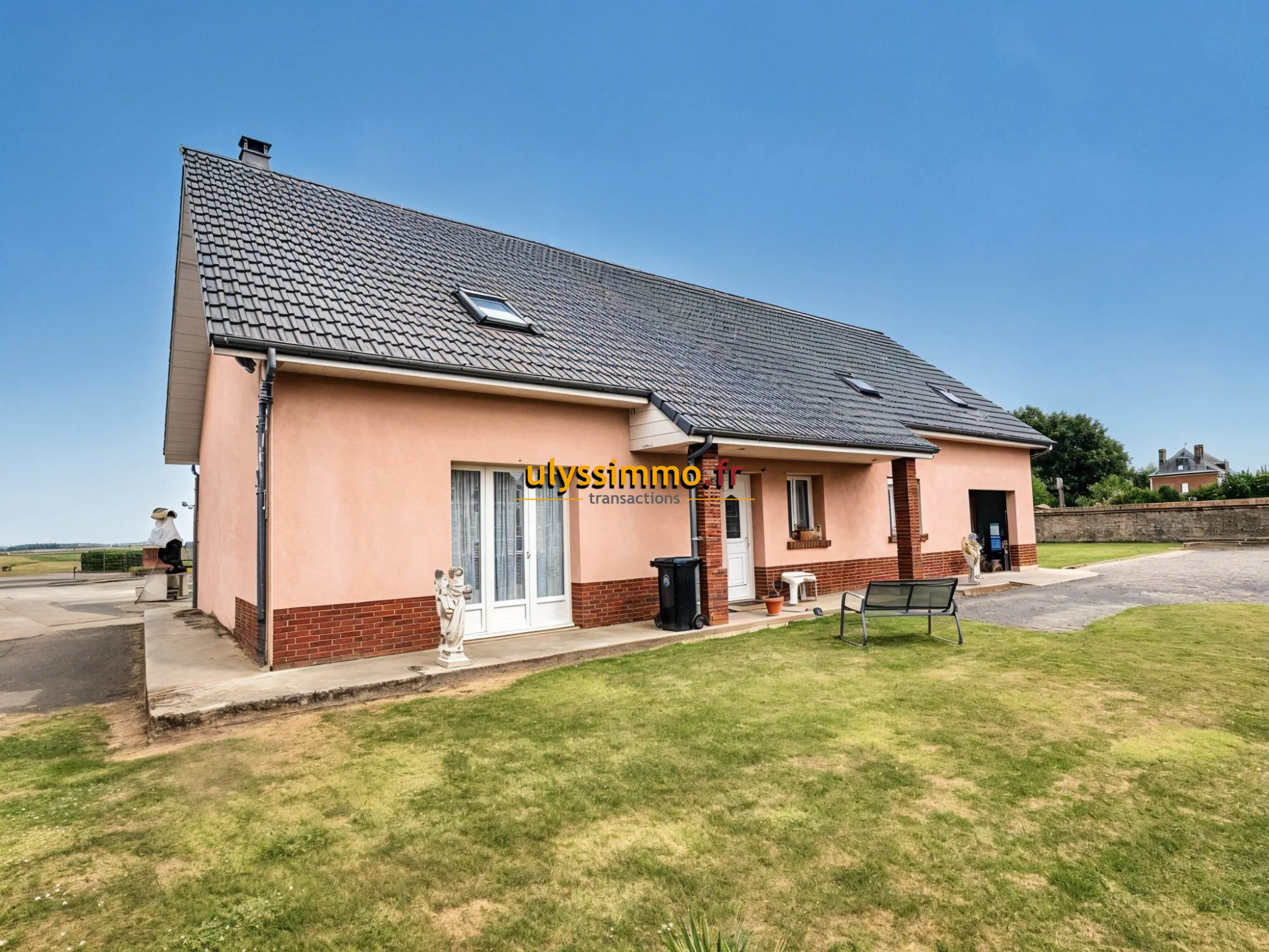 Maison Grand pavillon familial de 6 chambres avec terrasse, garage et jardin à Meharicourt