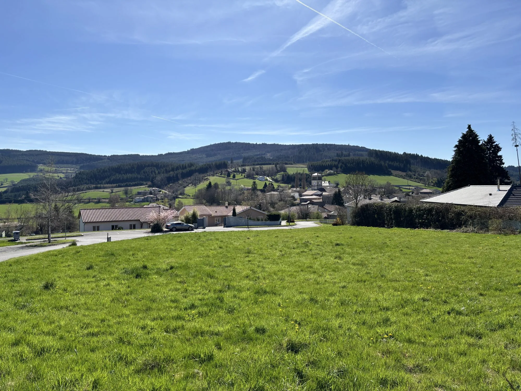 Terrains viabilisés à Propières avec vue dégagée, idéal pour votre construction