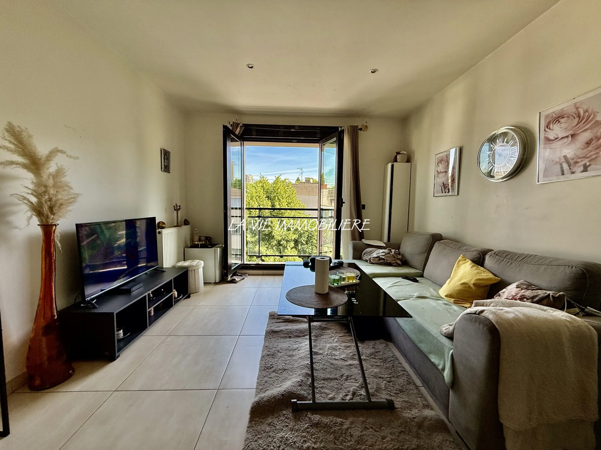 Superbe appartement 2 pièces avec balcon à Gagny - Dernier étage, standing, en vente occupée 