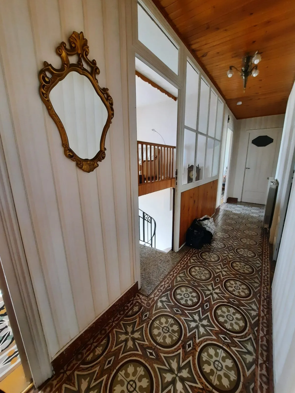 Appartement spacieux avec terrasse et grand garage à Nîmes centre-ville 