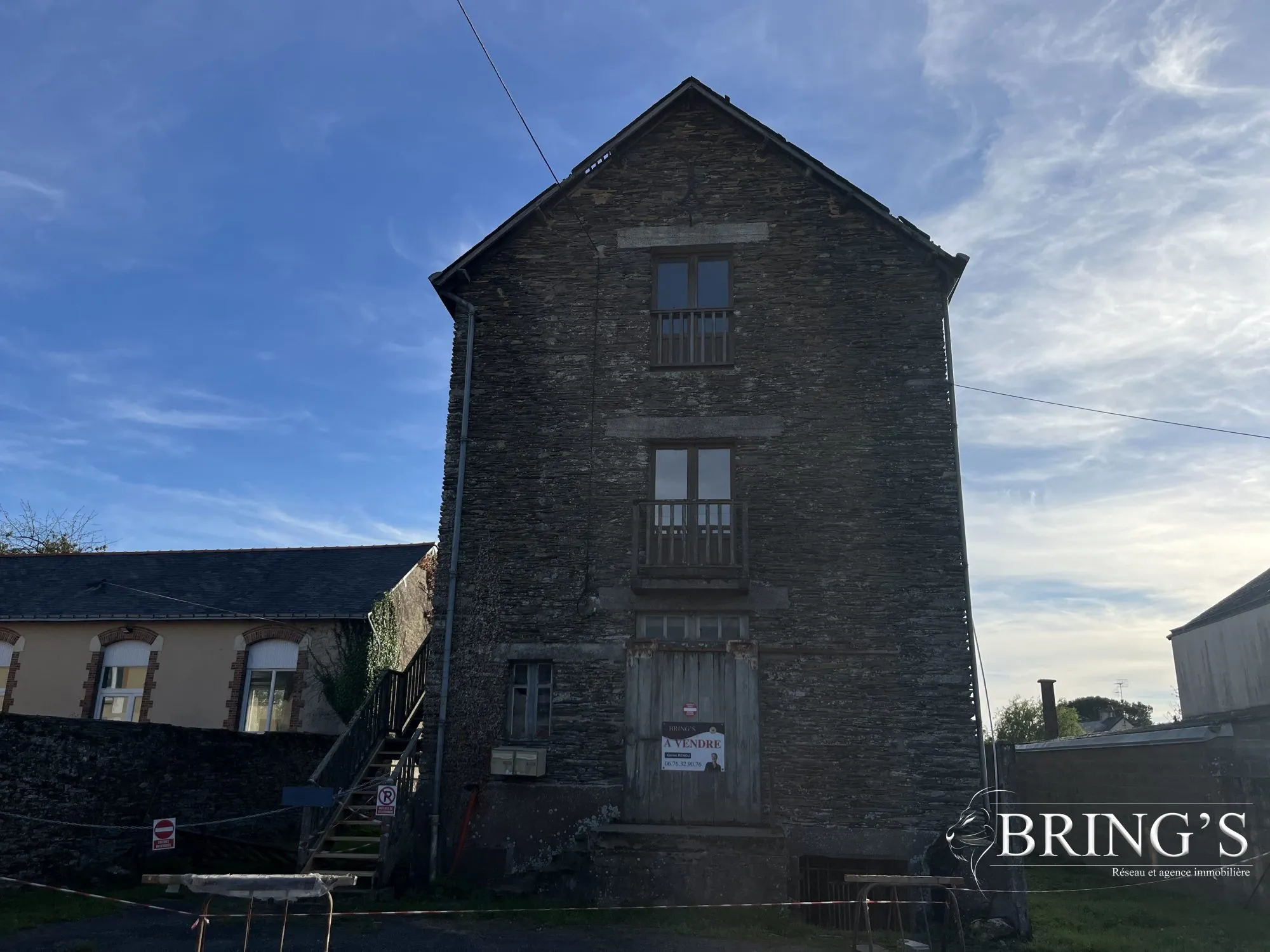 Immeuble ancien à rénover à Grand-Auverné – Opportunité rare 