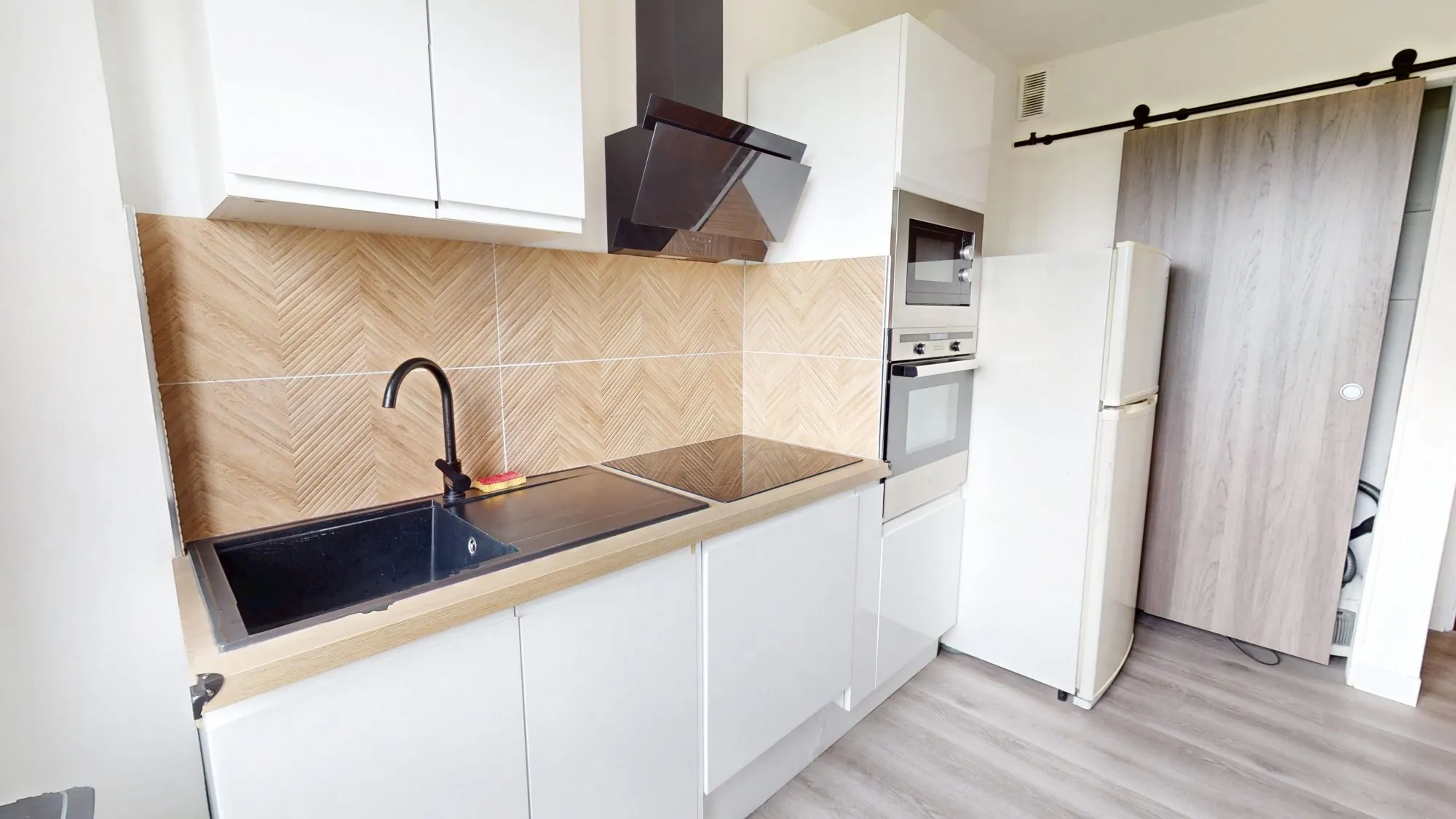 Appartement 4 pièces en investissement locatif à Mondeville avec parking et cave 