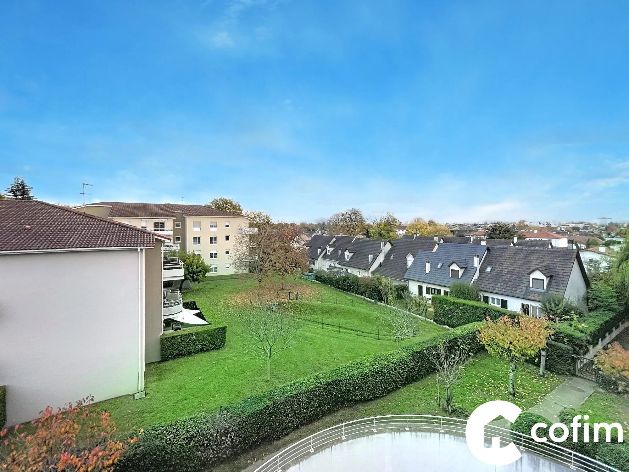 Appartement T3 avec balcon et 2 parkings à Pau - Quartier Hippodrome