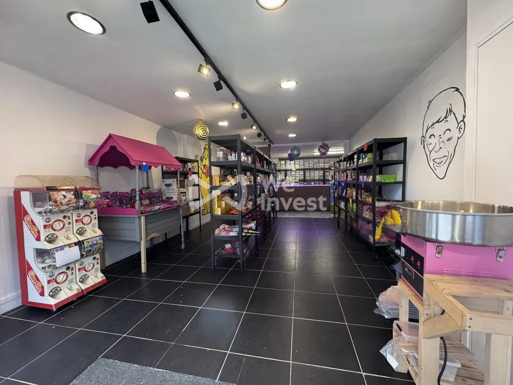 Immeuble mixte à vendre à Fourmies avec local commercial et appartement loués