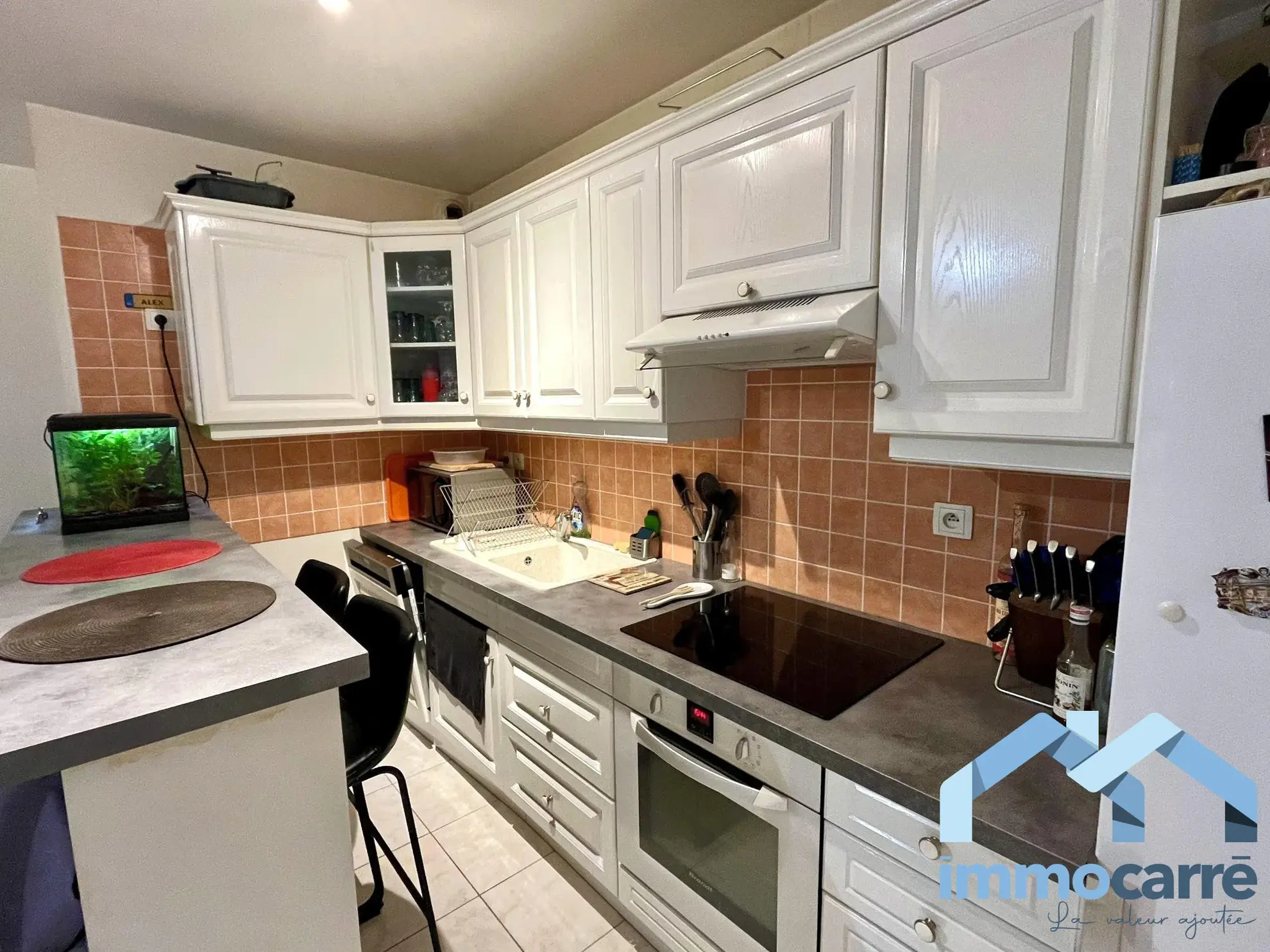 Studio avec grande terrasse à Gretz-Armainvilliers – résidence sécurisée et parking inclus 