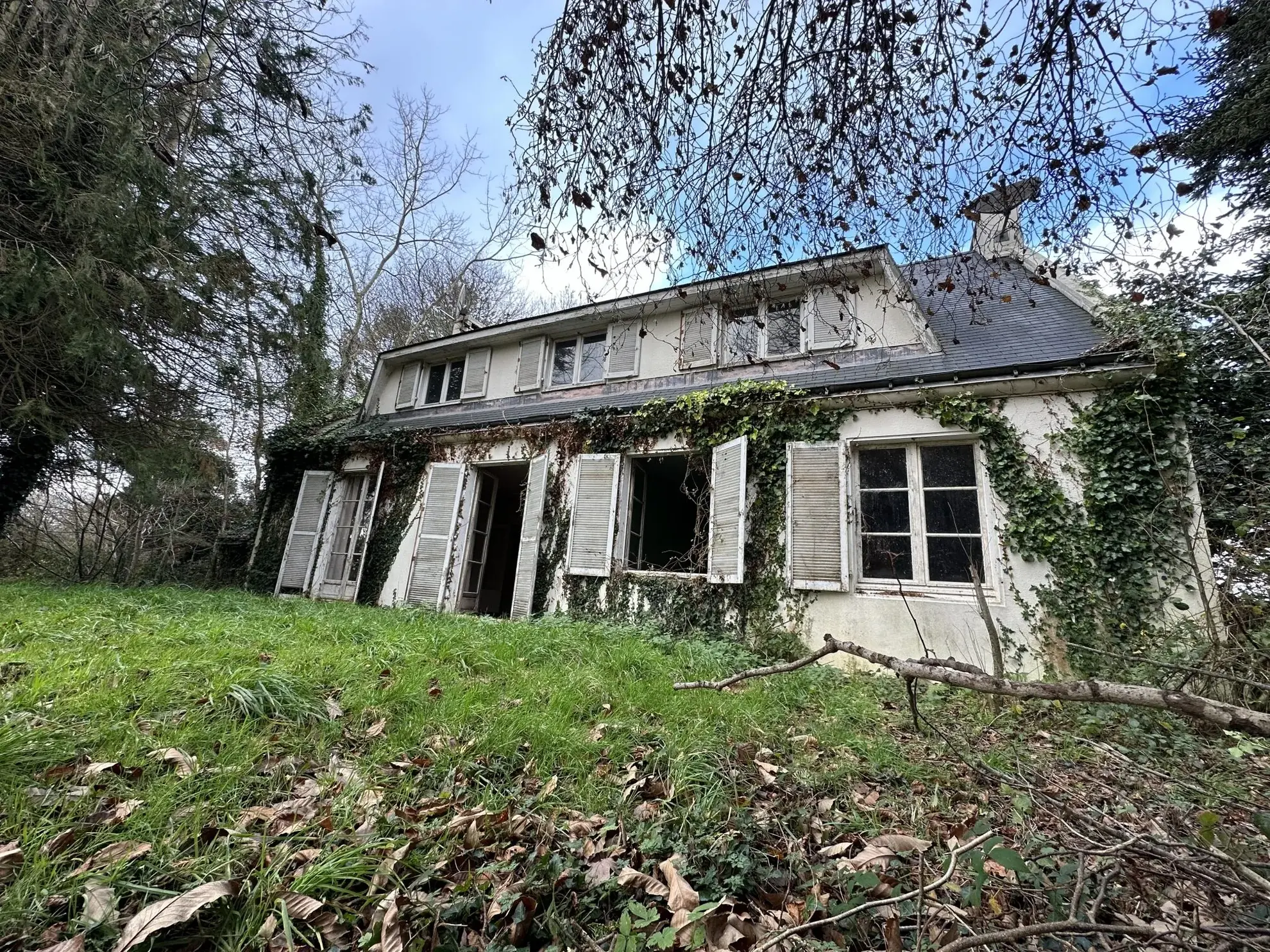 Maison à vendre à Plouigneau avec grand terrain, idéale pour rénovation