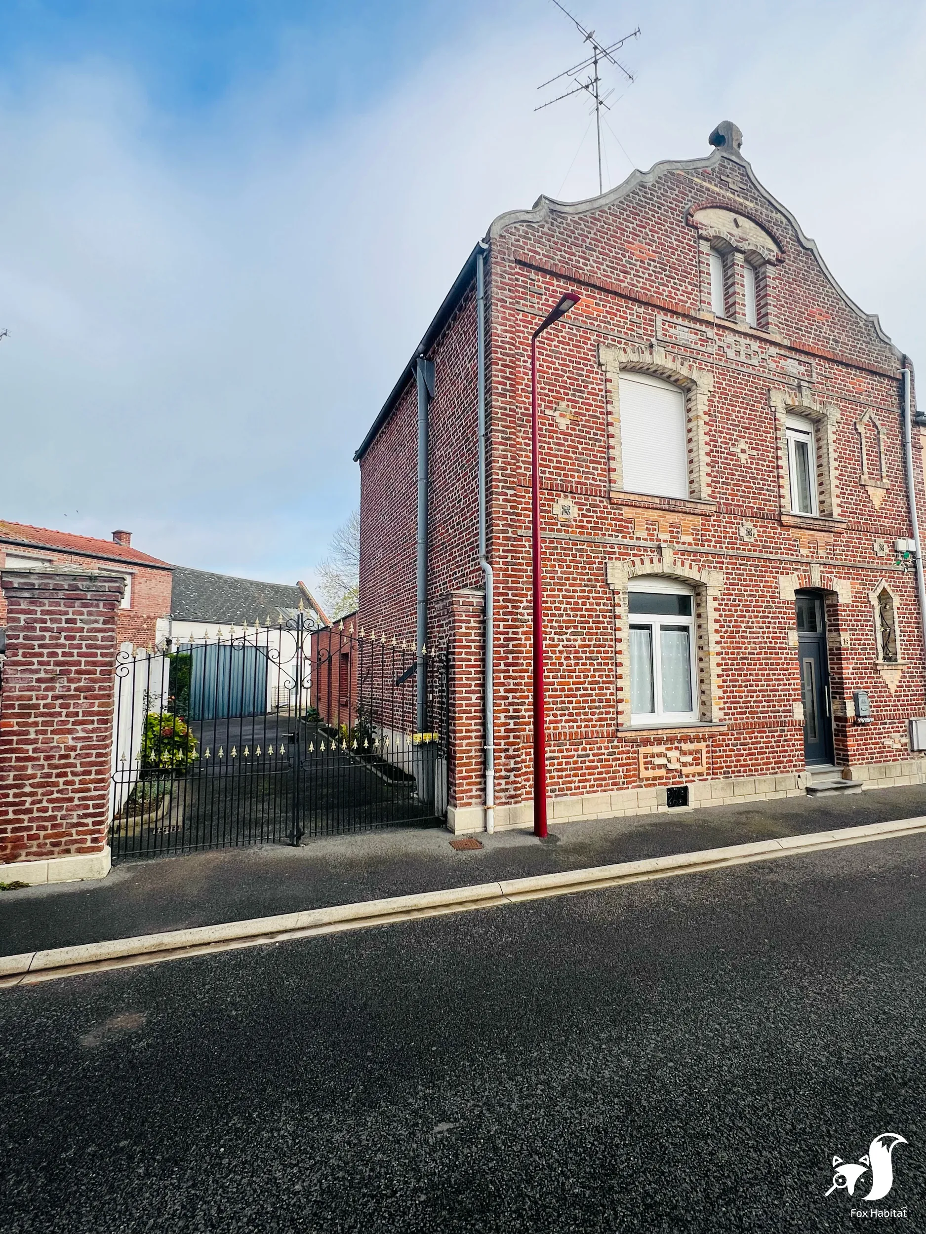 Charmante maison de ville avec hangar proche Cambrai - Fox Habitat