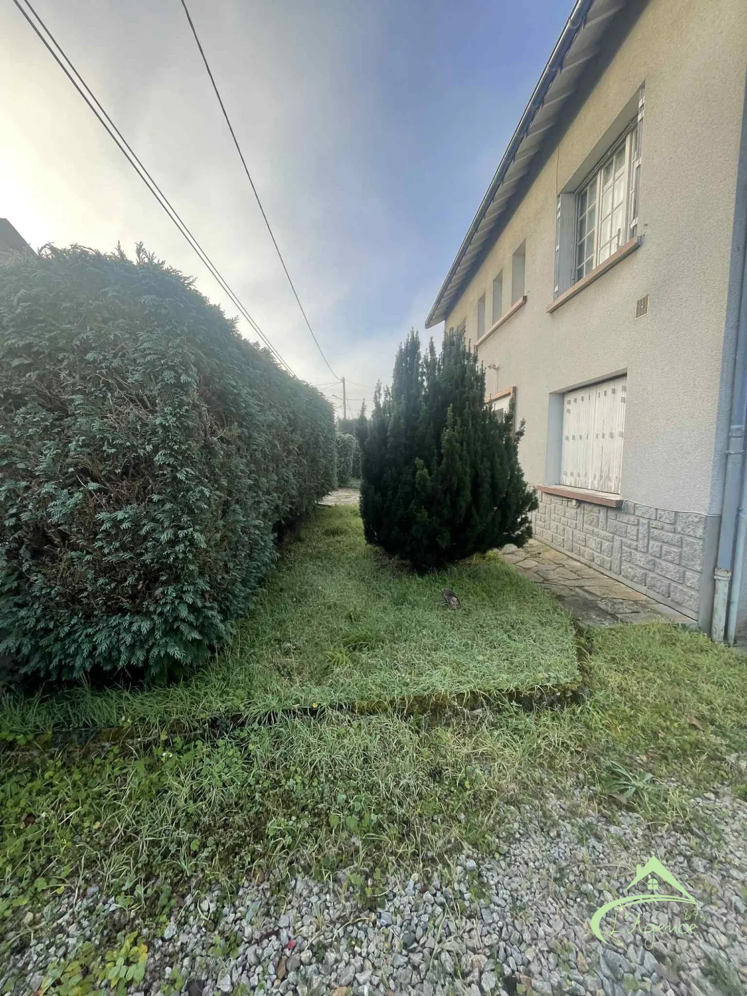 Maison à vendre à Saint-Junien, 130 m², proche centre-ville, à rénover 