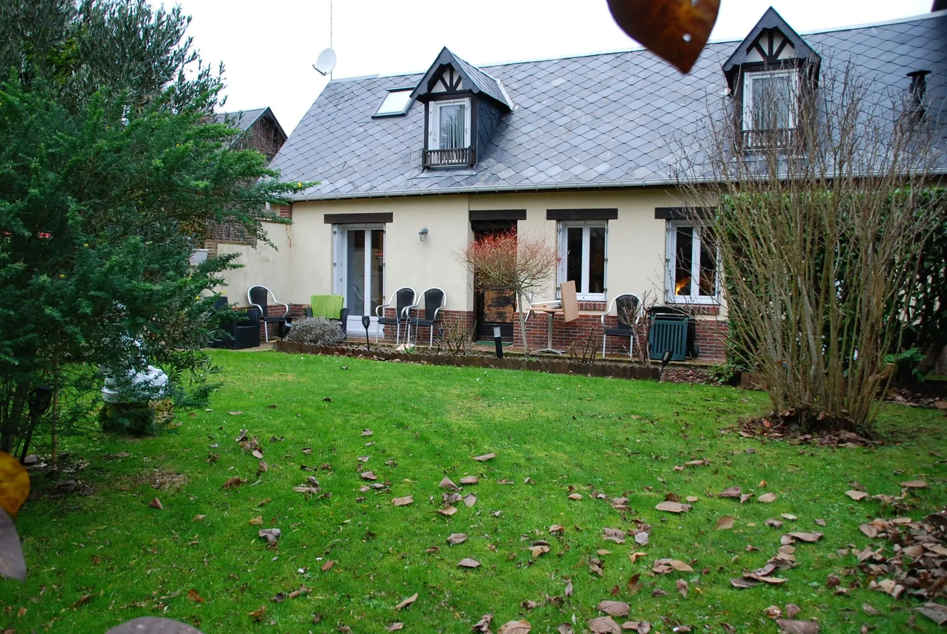 Longère à vendre dans un charmant village proche Fécamp avec jardin et garage