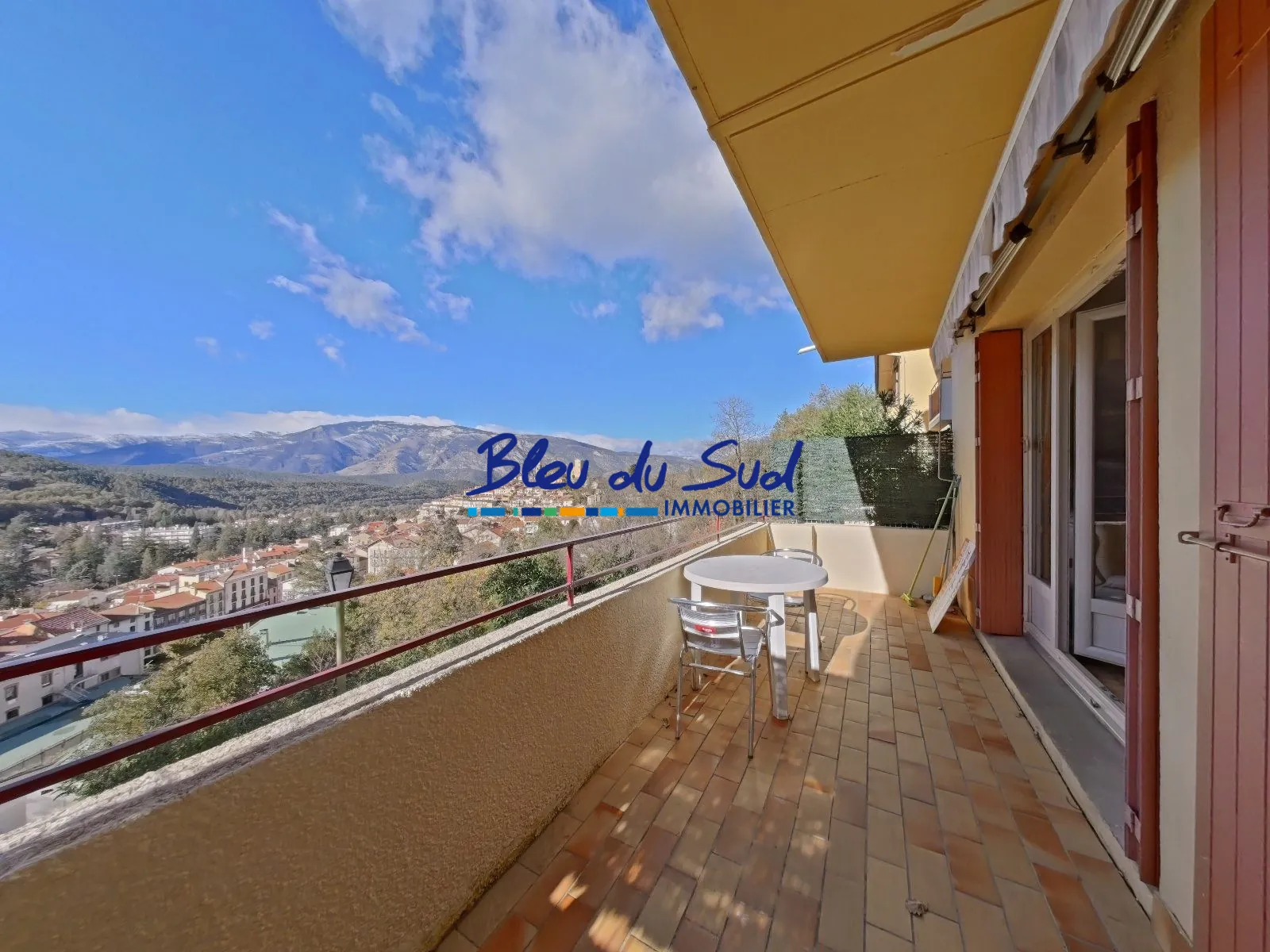 Bel appartement T1 bis avec terrasse et vue panoramique à Vernet-les-Bains