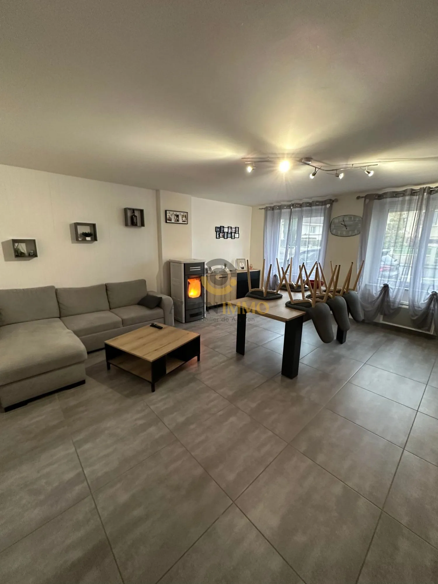 Maison de bourg rénovée à 15 minutes de Bressuire avec garage et terrasse