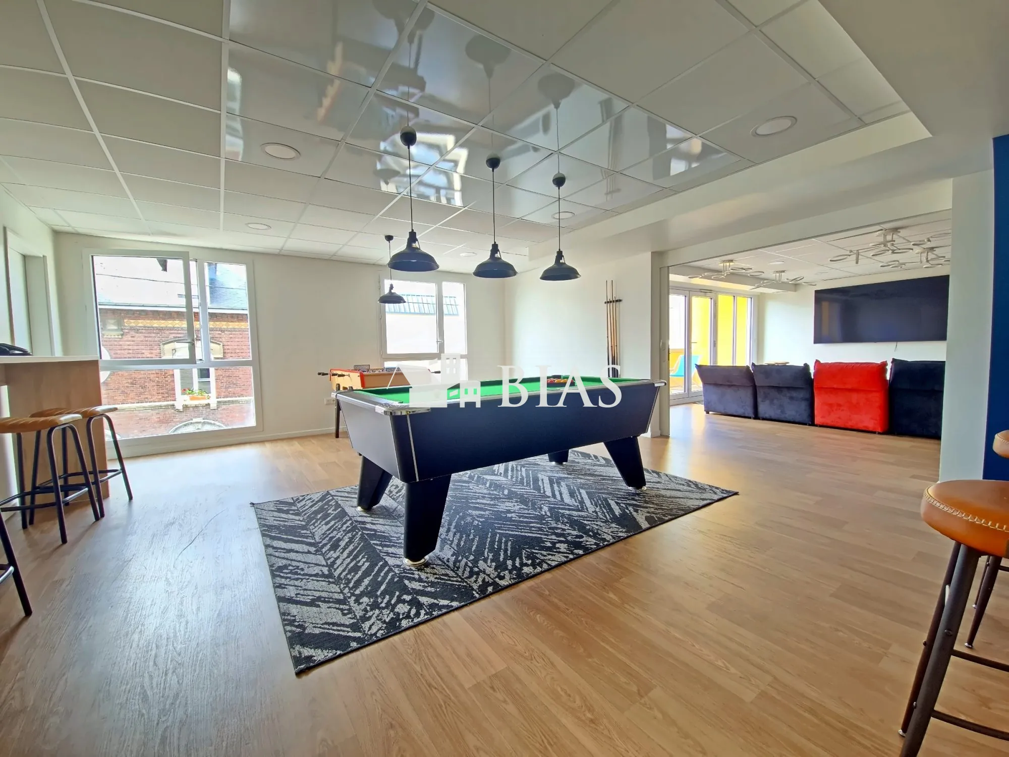 Studio meublé avec bail commercial à Rouen Rive Droite - Investissement sécurisé