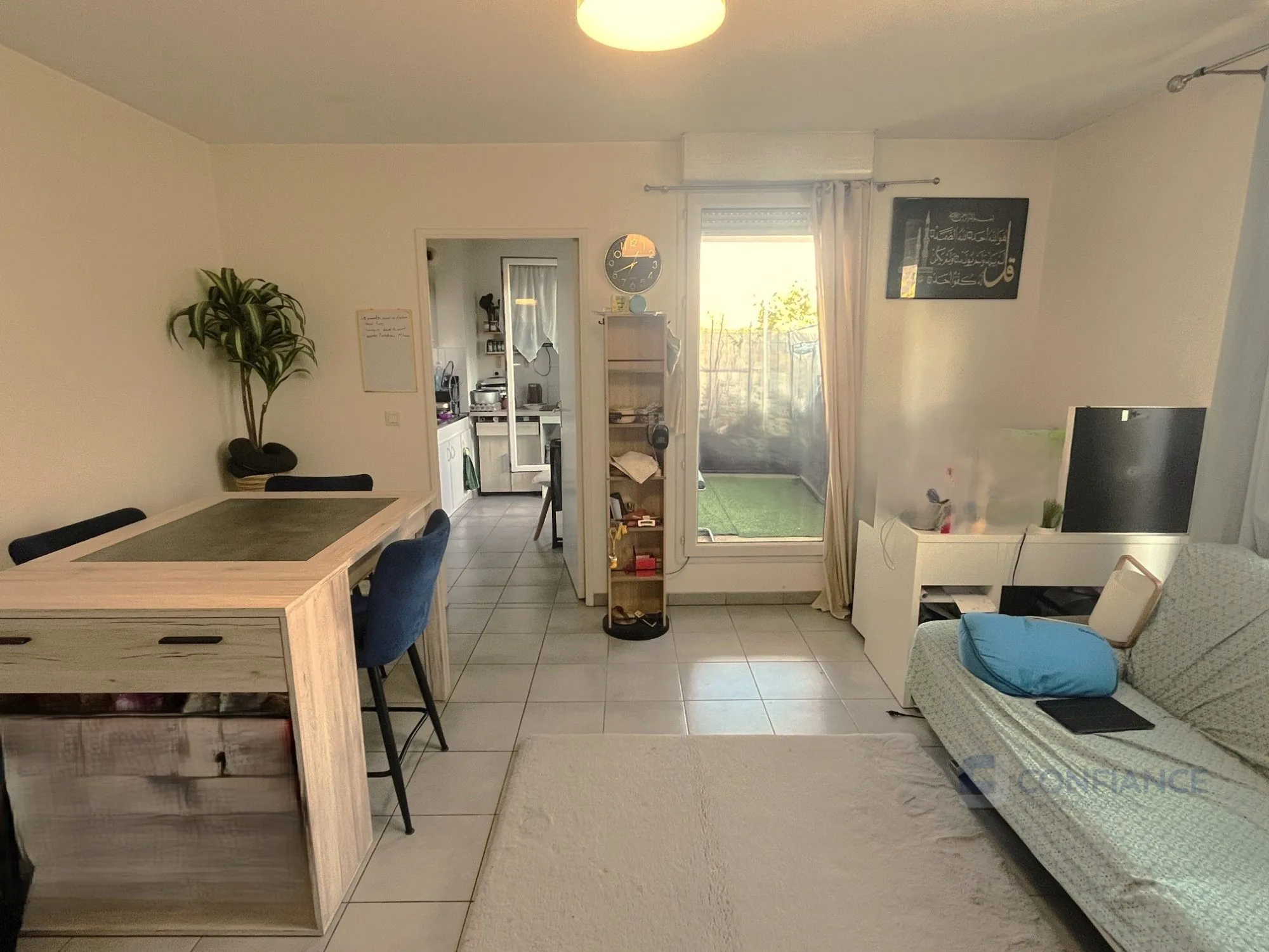 Appartement 3 pièces lumineux à Décines, proximité tramway et projet urbain, 60 m²