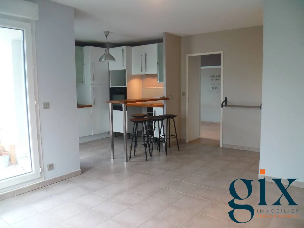Appartement T2 à Saint Martin d'Hères avec terrasse et ascenseur – Investissement idéal 