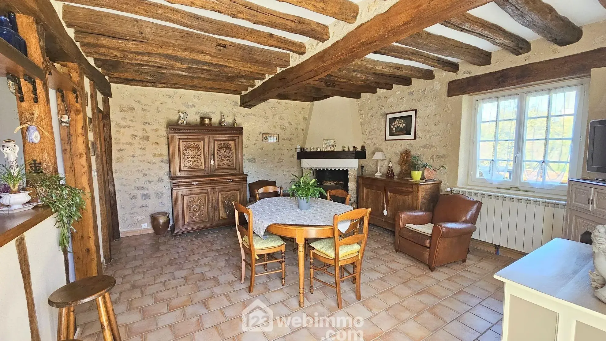 Maison en pierre de 98 m² à Nemours avec jardin, 2 terrasses, garage 