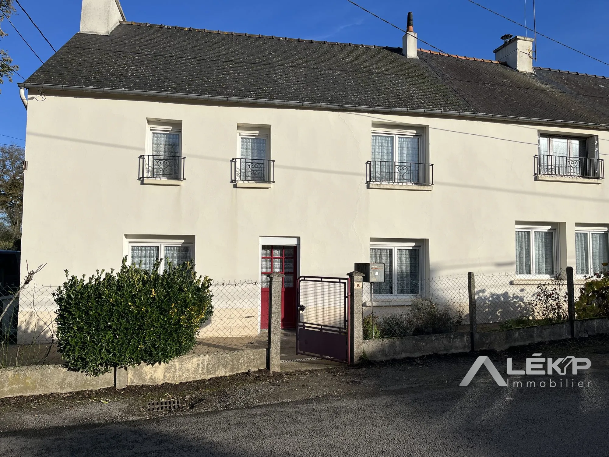 Maison en campagne à vendre à Bains-sur-Oust - 4 chambres et terrain spacieux