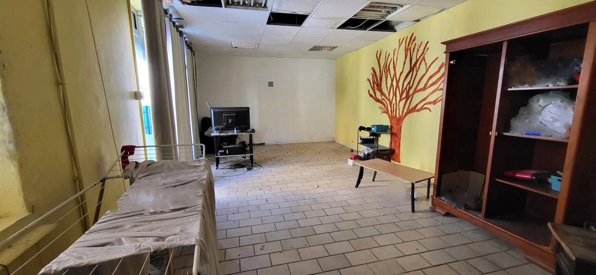 Maison à rénover avec local commercial à Canohès, 98 m², proche Perpignan