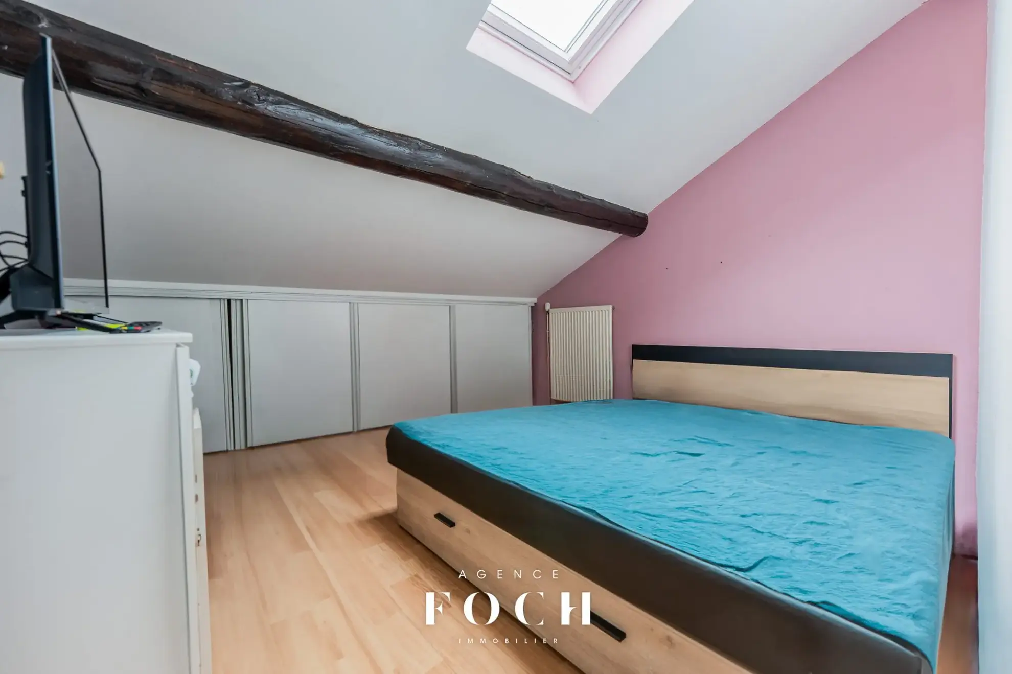 Appartement 101 m² à Écrouves avec parking, 3 chambres, idéal familial ou investissement 