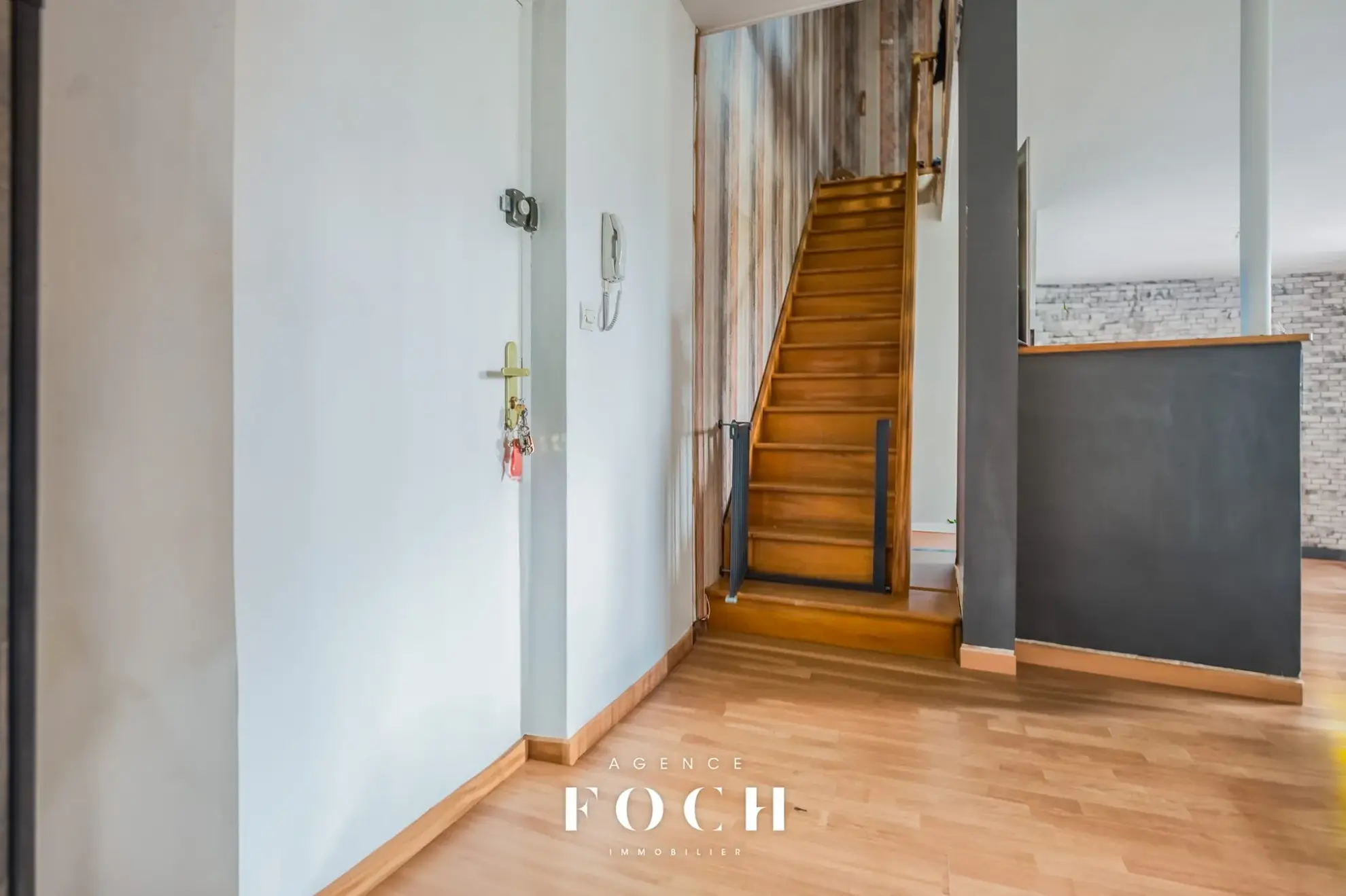 Appartement 101 m² à Écrouves avec parking, 3 chambres, idéal familial ou investissement 