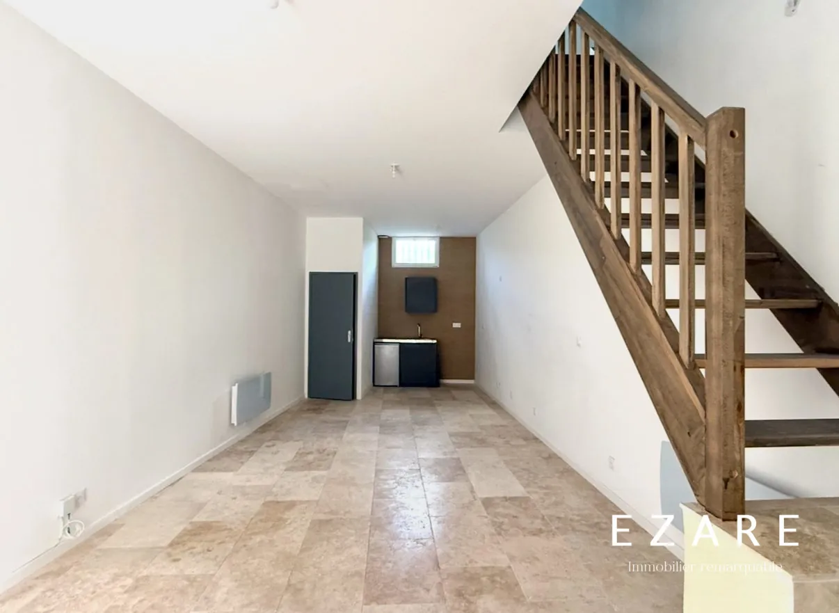 Pièce de vie actuelle Duplex rénové avec 2 chambres à proximité de la gare de Beaune