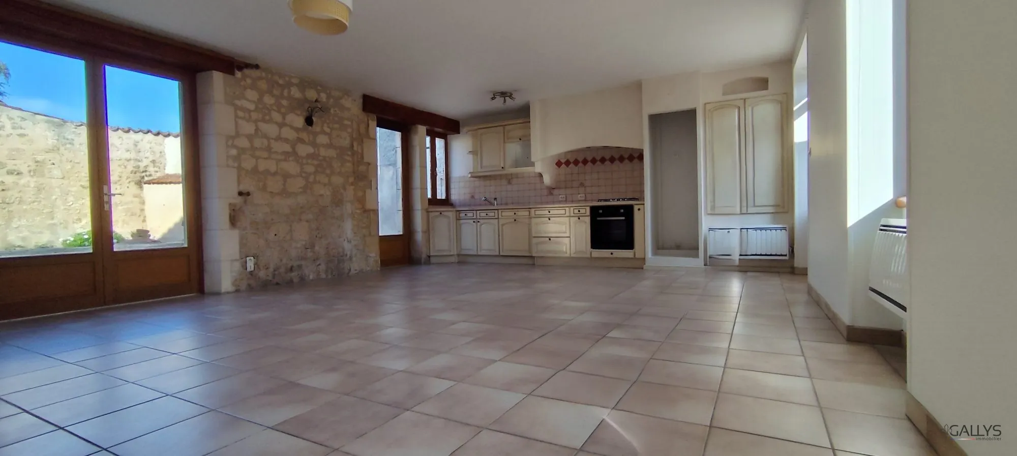Maison charentaise à vendre à Nancras – 102 m² avec locataires en place
