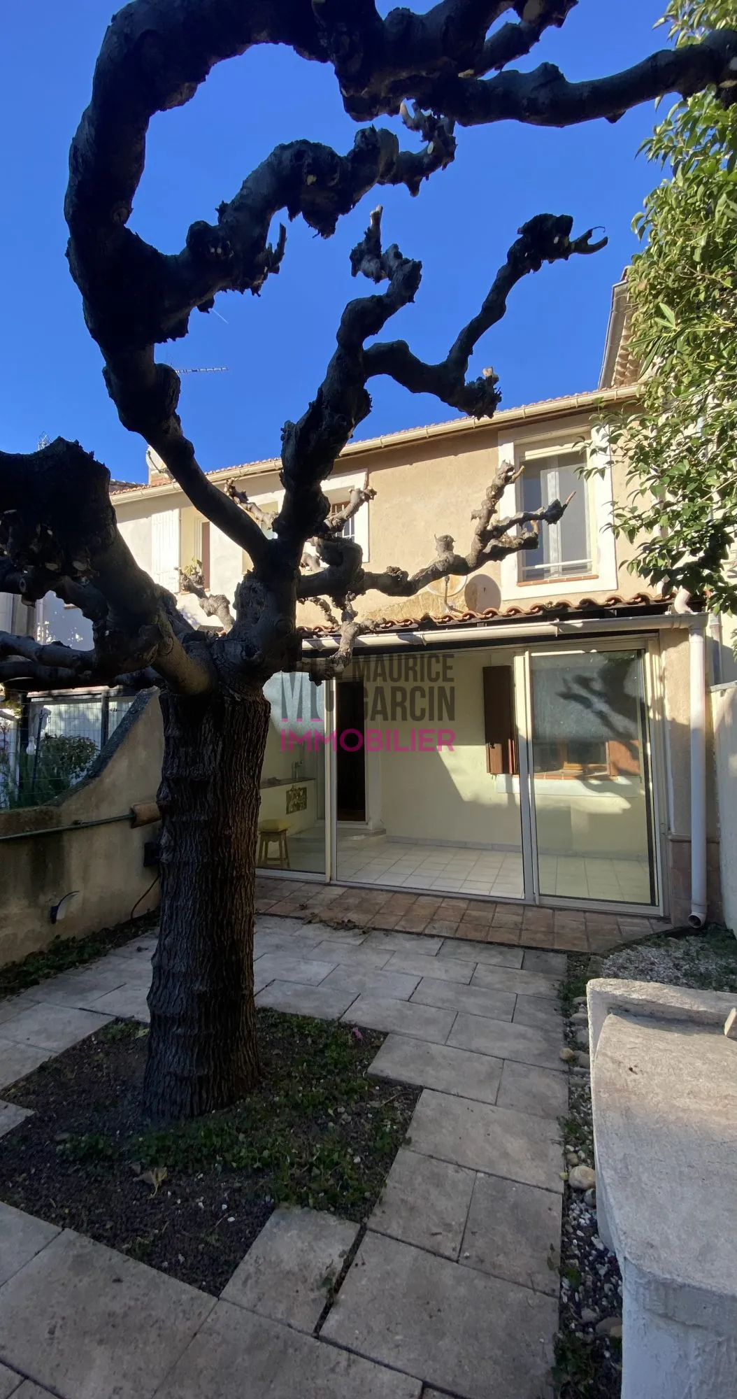 Charmante maison de ville avec jardin et véranda à Sorgues