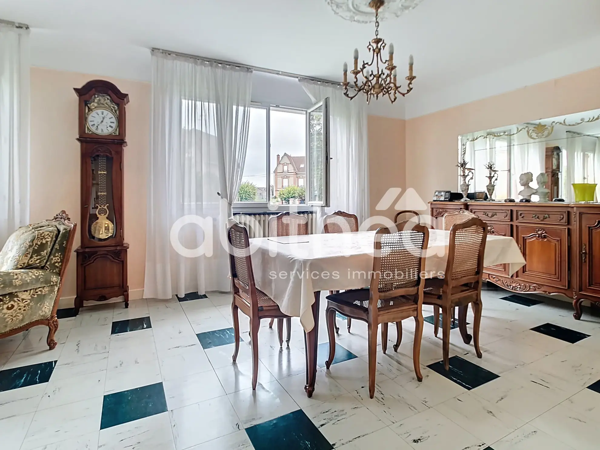 Maison 120 m2 à Troyes à 10 min du centre-ville – Maison familiale avec jardin 