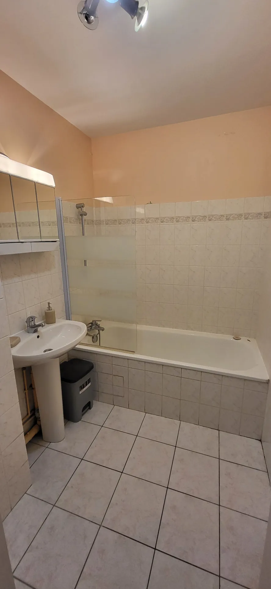 Appartement F3 en centre-ville de Dieppe avec ascenseur - Investissement ou résidence 