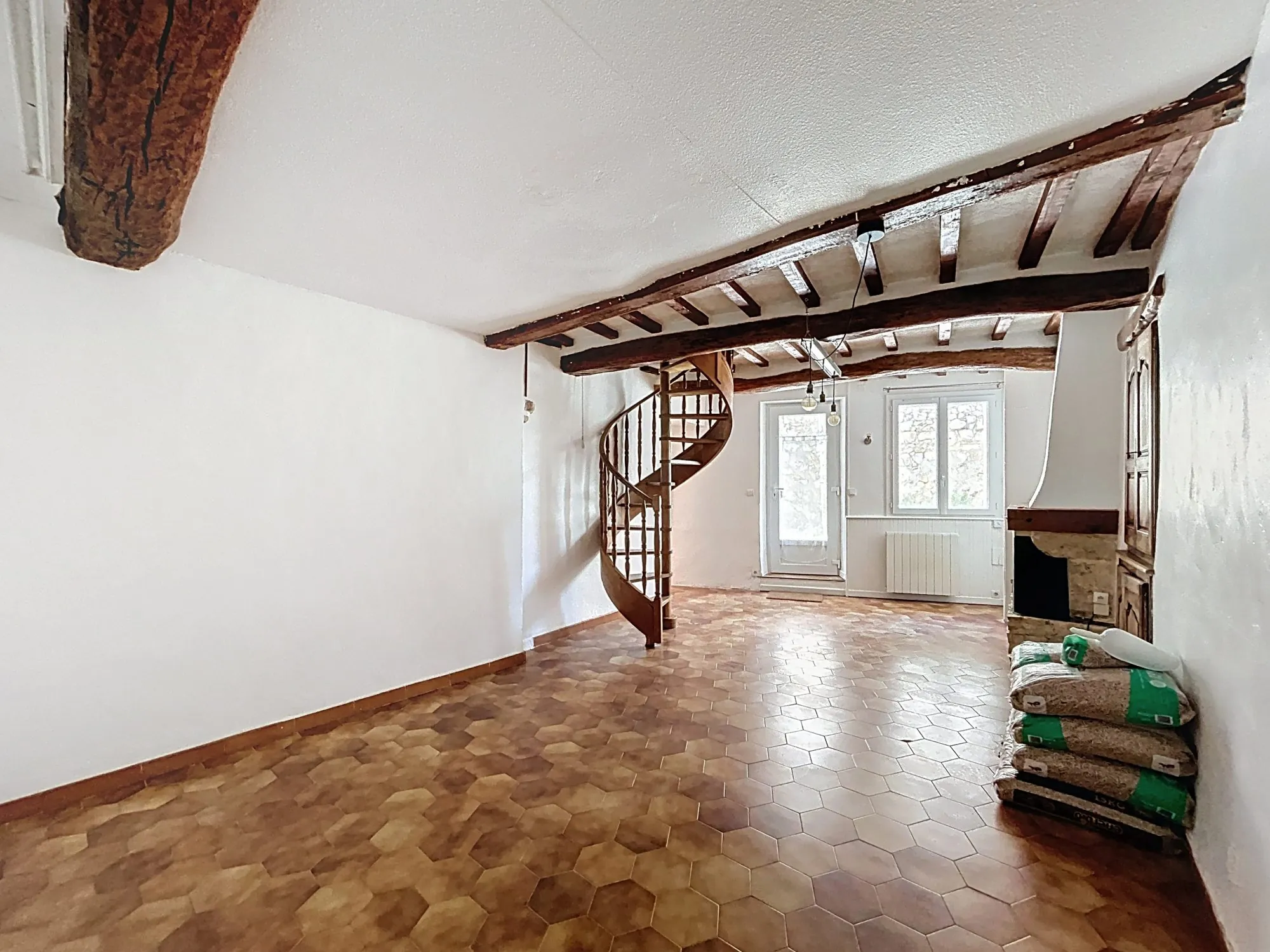 Maison de village avec terrasse à Mirabeau - 85 m² 