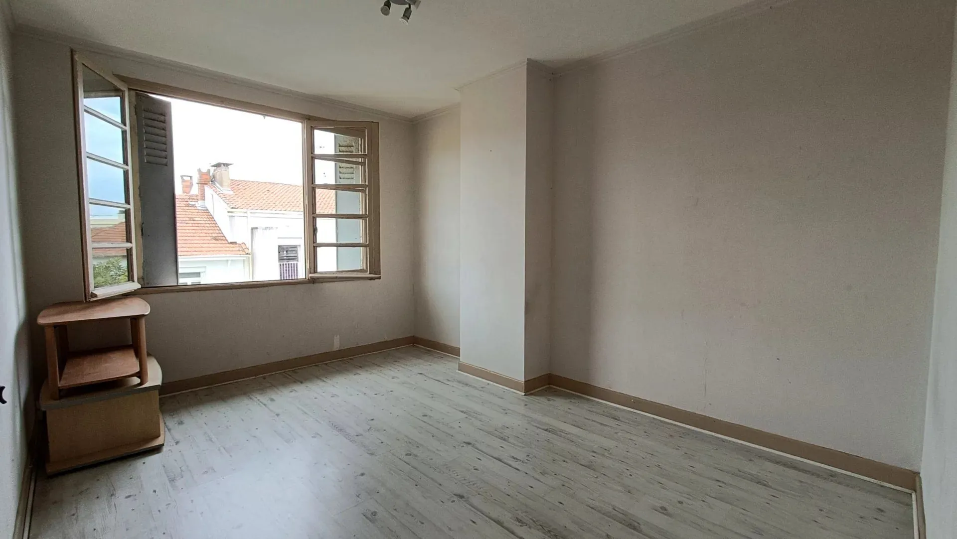 Appartement T2 à Béziers à rénover - Quartier central calme et pratique