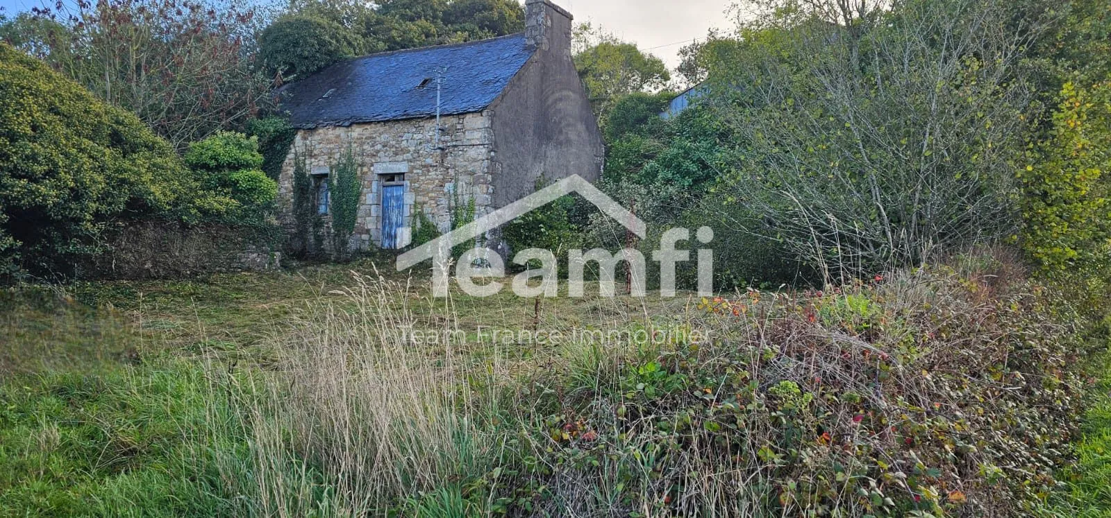 Maison à rénover à Botsorhel - Opportunité d’investissement avec dépendances et terrain