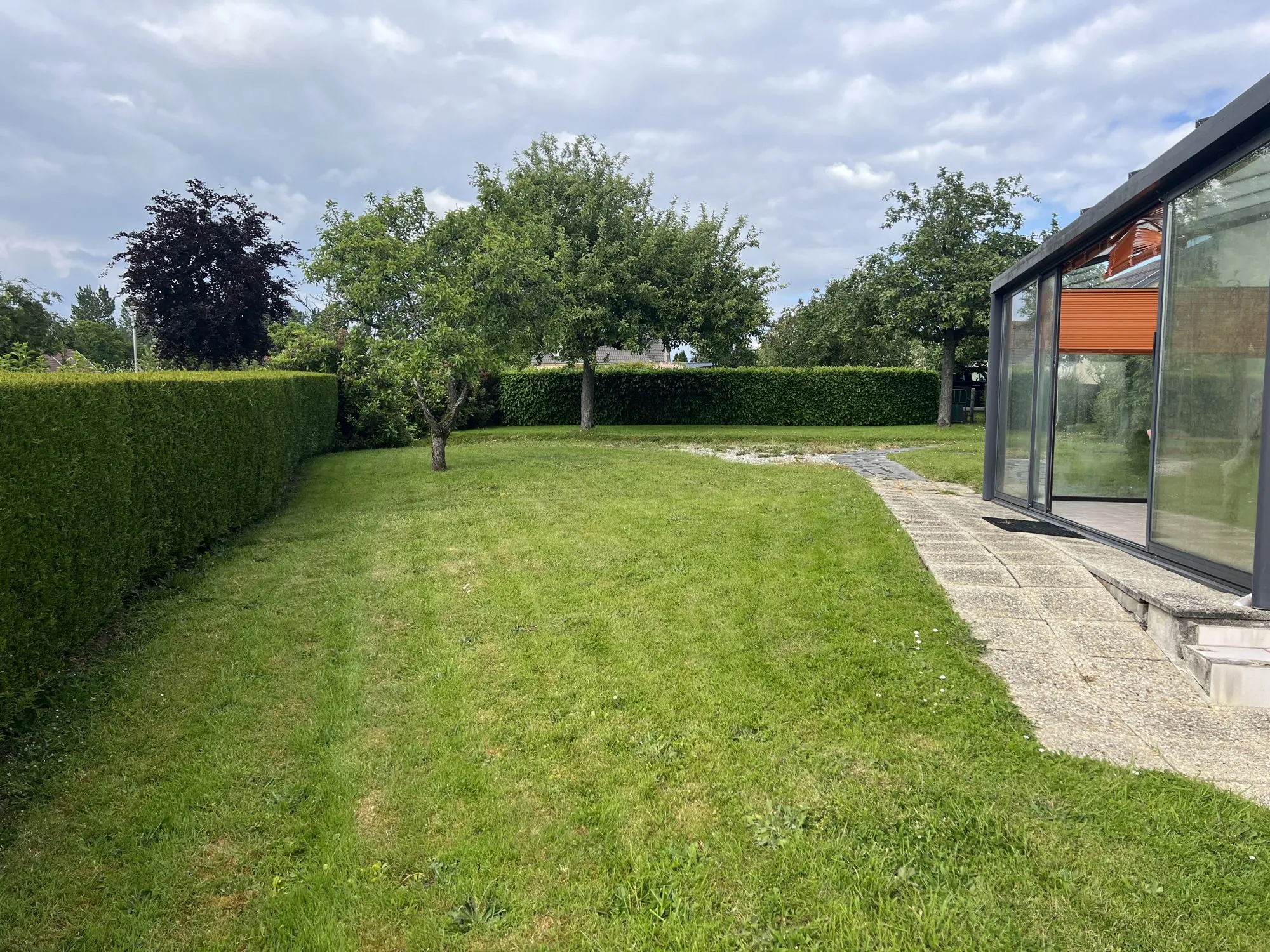 Maison en pierre avec 4 chambres, garage et jardin en Normandie près de Putanges 