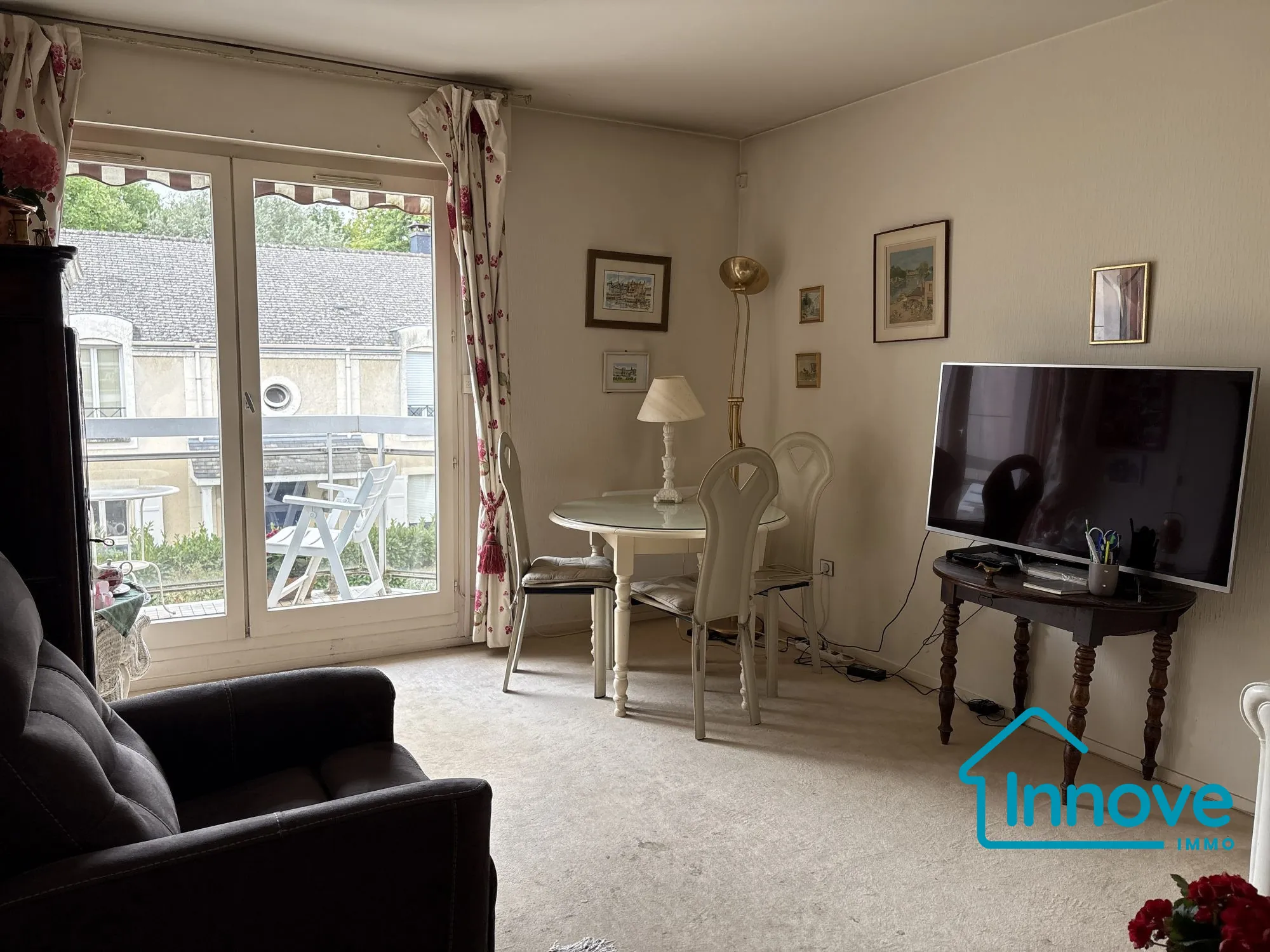 Appartement T2 en résidence senior avec balcon à Le Chesnay-Rocquencourt 