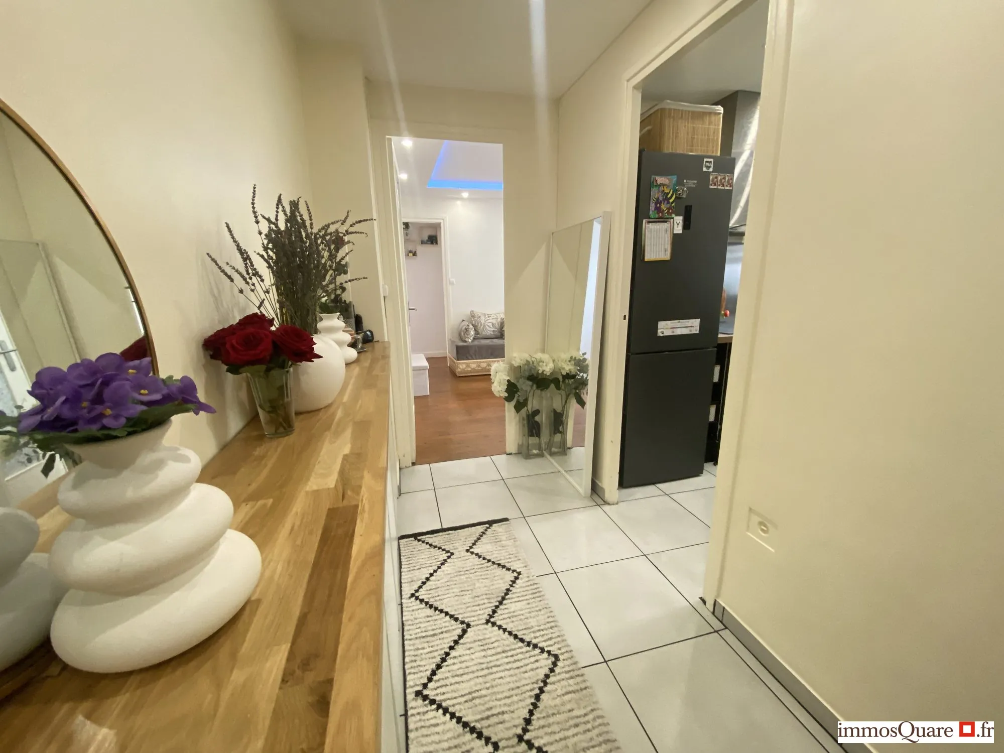 Appartement T4 rénové avec balcon et cave à Lyon 8ème 