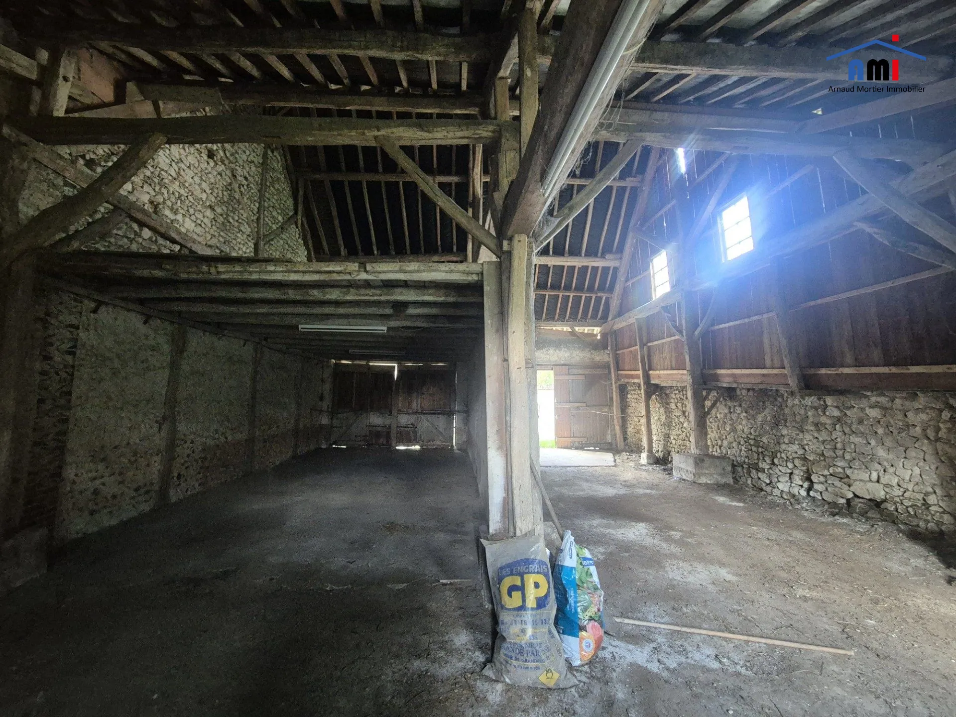 À vendre : Grange de 80 m² avec jardin à Sablons sur Huisne 