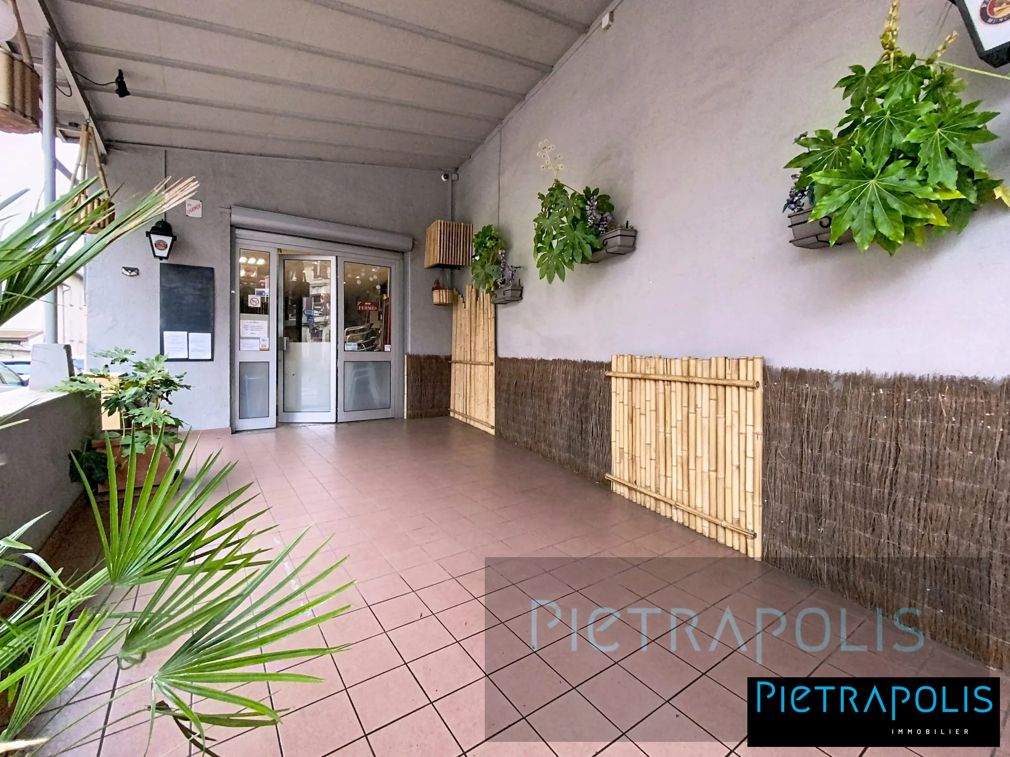 Fonds de commerce bar-restaurant à Saint Georges de Rëneins - Opportunité à saisir