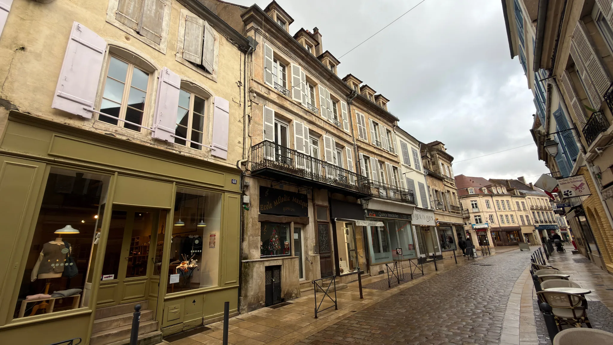 Appartement avec balcon à Avallon - Charme et vue exceptionnelle au centre-ville