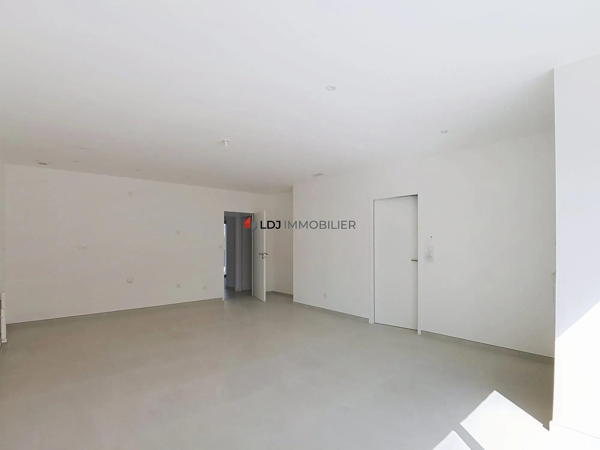 Belle maison neuve de 64 m² à Los Masos avec jardin et stationnement 