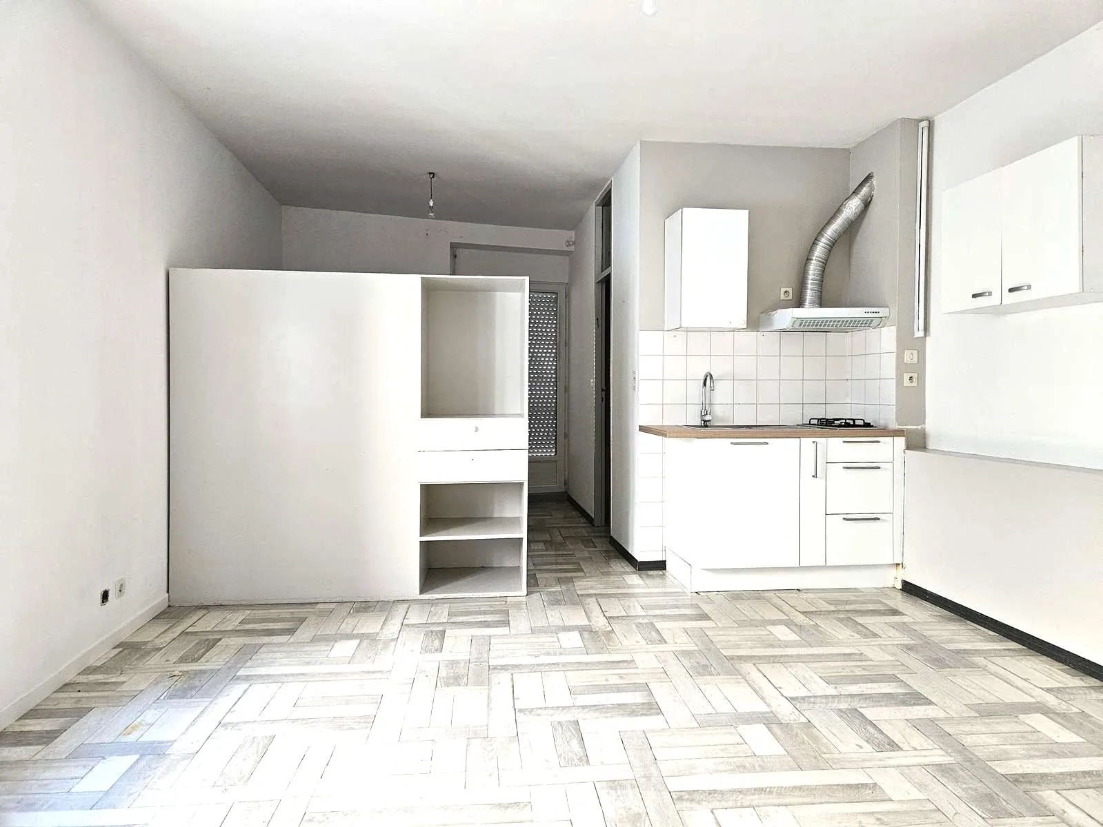 Immeuble mixte à vendre à Sainte Livrade-sur-Lot (47) - Opportunité d'investissement en centre-ville 