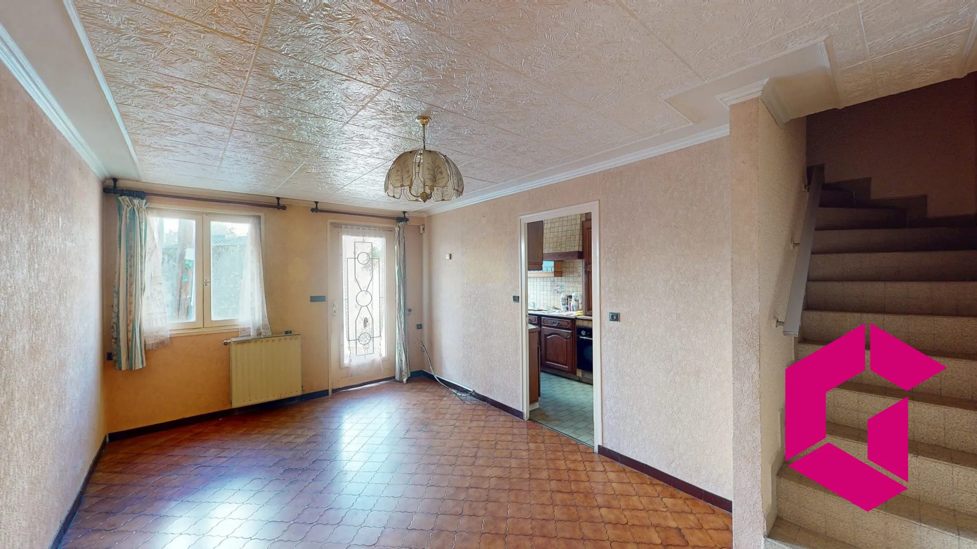 Maison de ville à vendre de 70m² avec garage et 3 chambres à Unieux