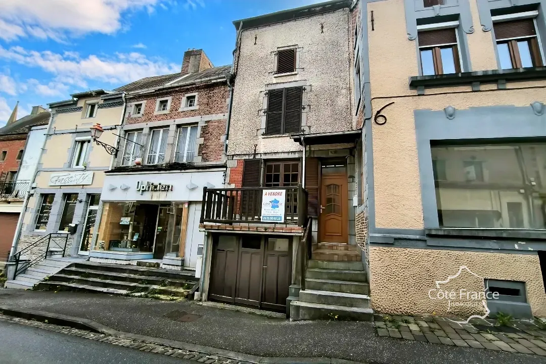 Maison de village à vendre à Fumay avec terrasse et garage
