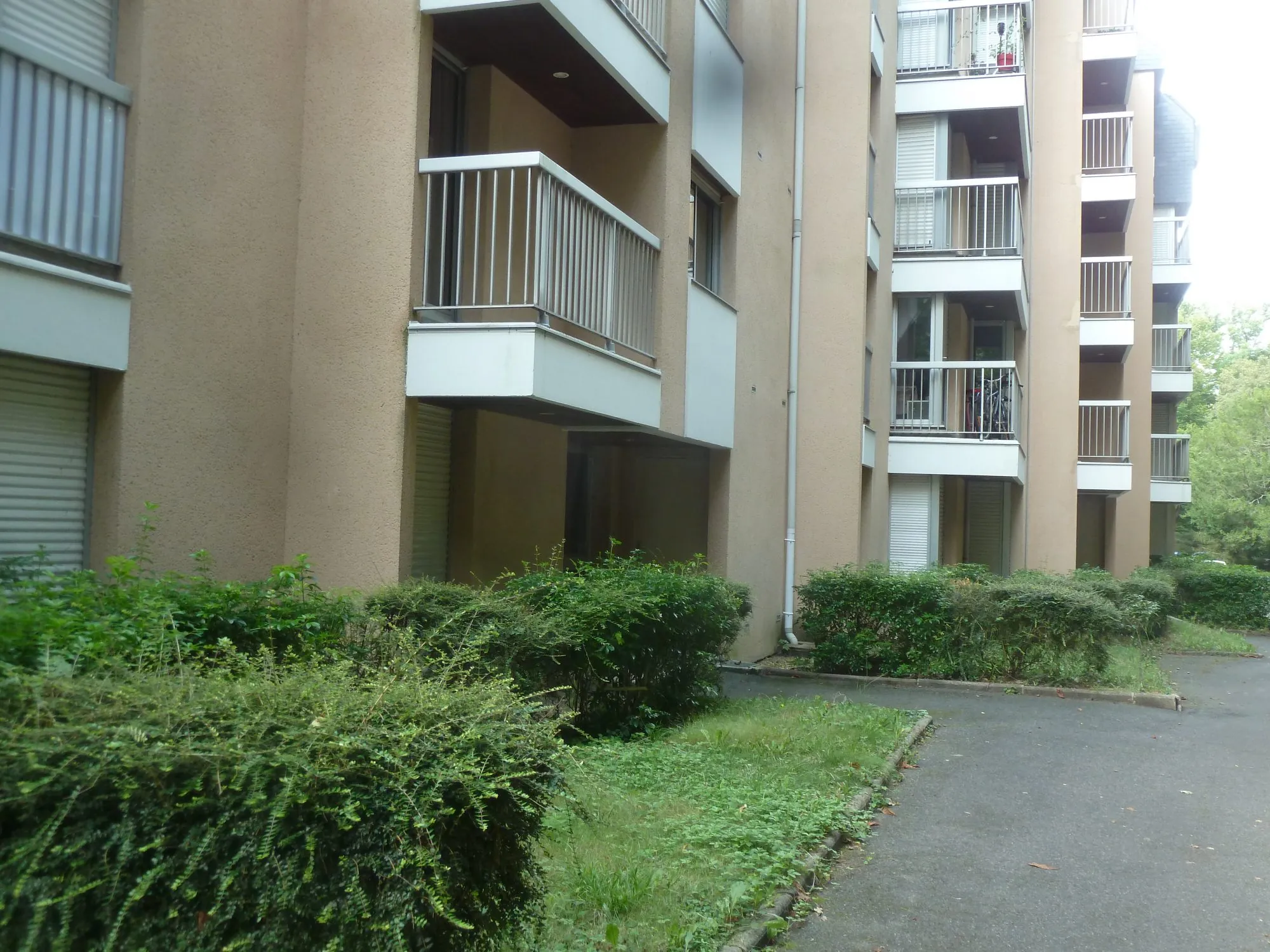 entrée Appartement T1 à Saint-Avertin secteur calme - Parking inclus à vendre