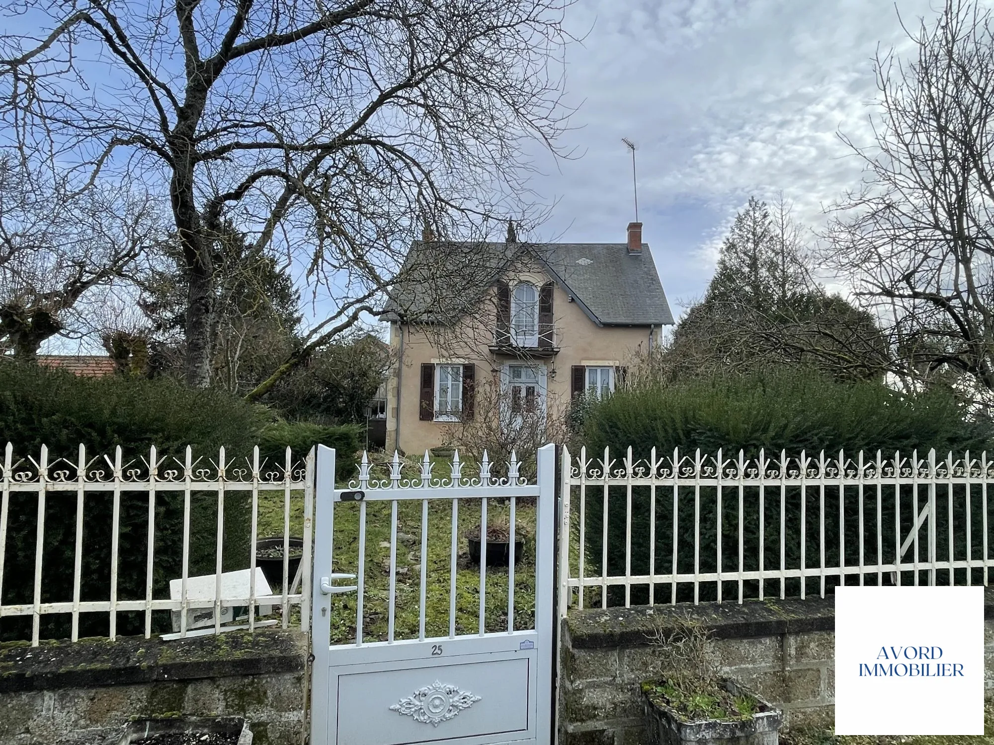 Maison à vendre à Farges-en-Septaine, 119 m² avec gros potentiel