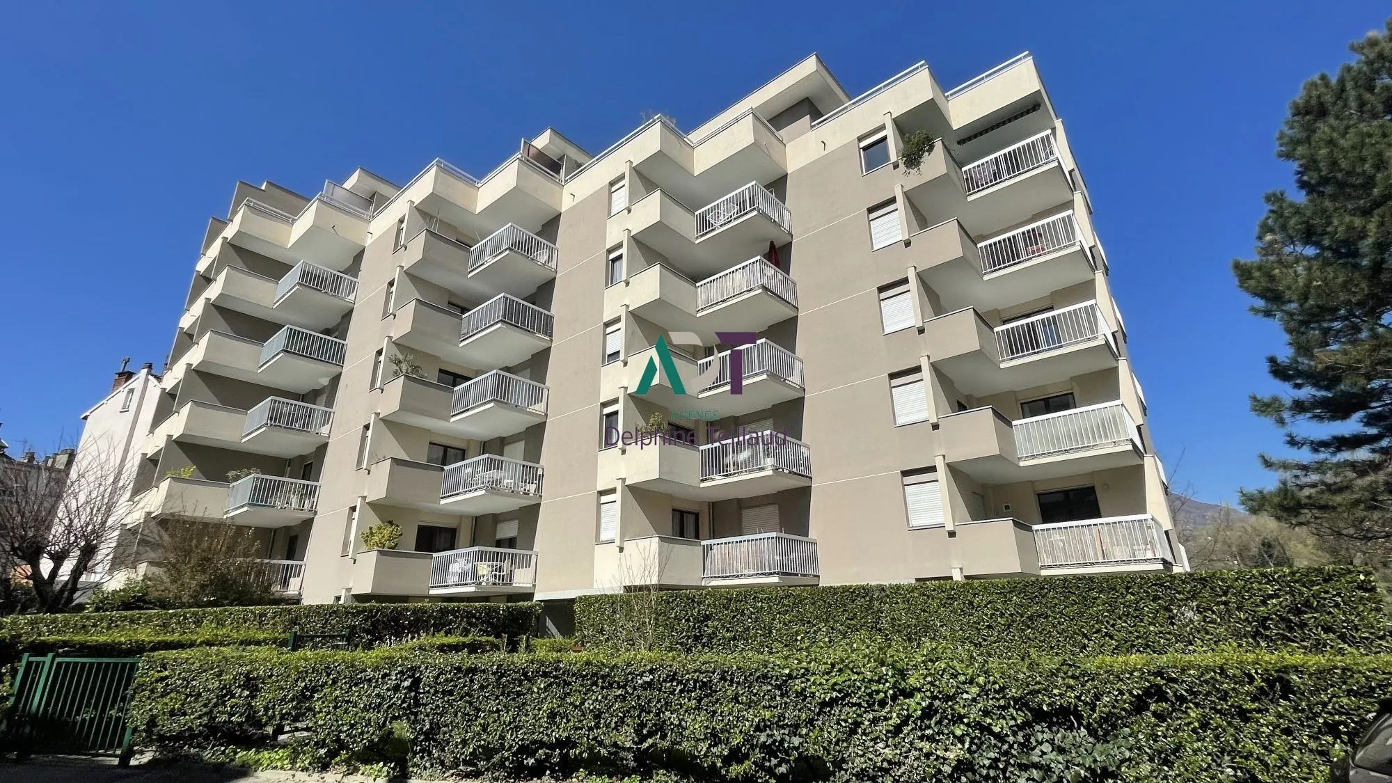 A vendre appartement 2 pièces avec jardin à Grenoble - Résidence année 1986