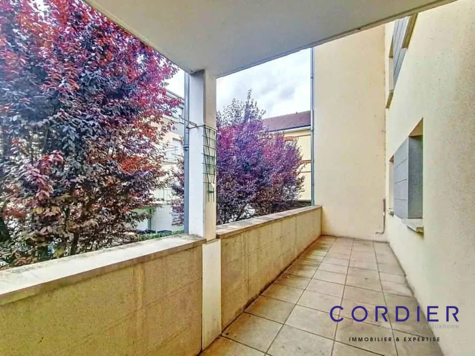 Bel appartement T3 avec terrasse à Rombas, proximité commodités, résidence récente