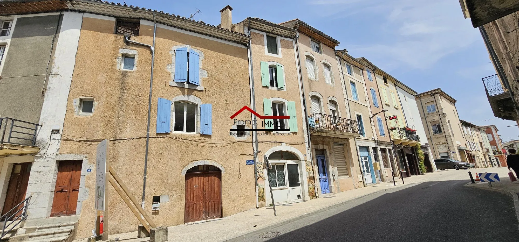 Maison de ville avec grande terrasse et mezzanine à Villeneuve-de-Berg