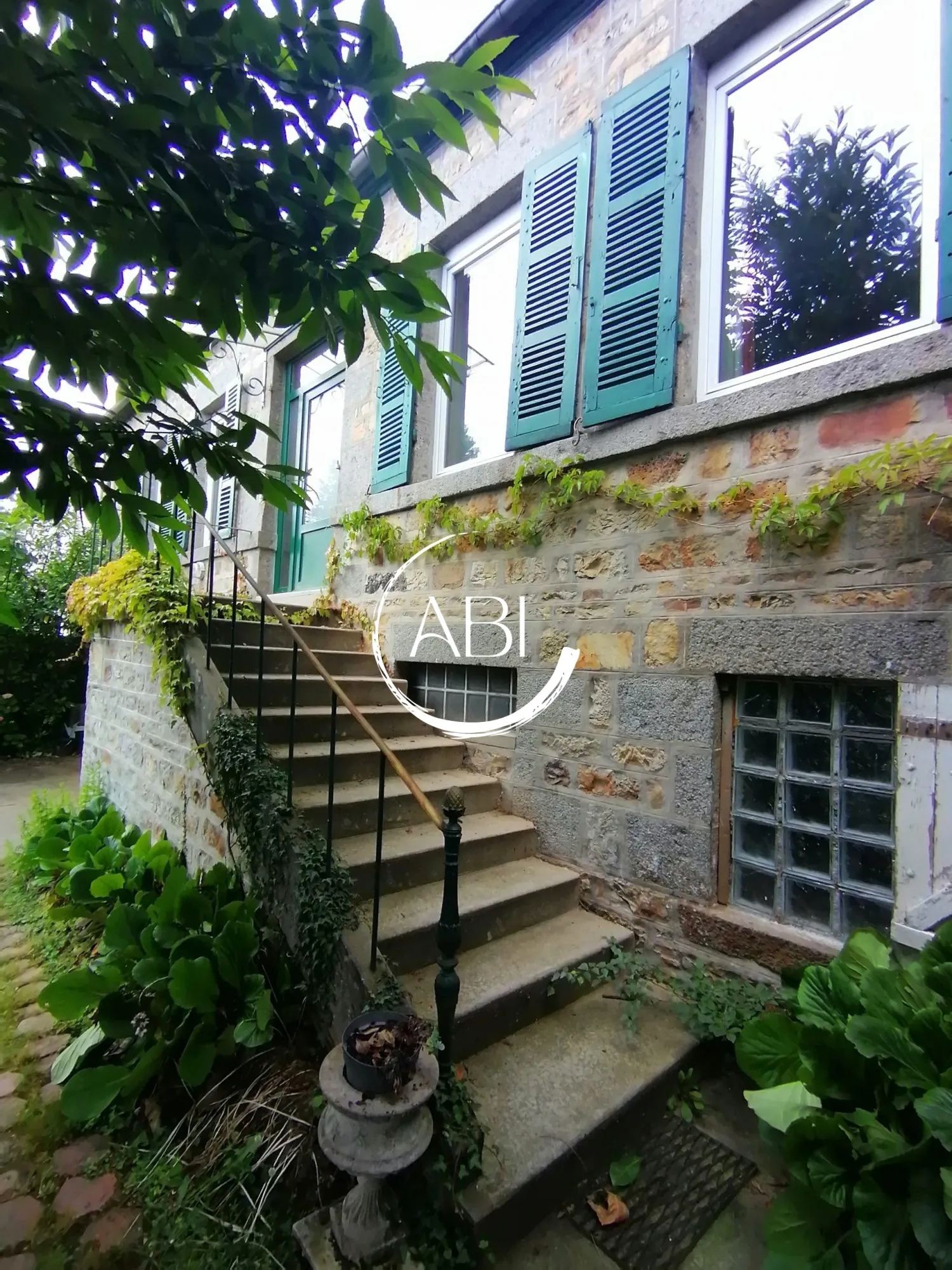 Maison en pierres à rénover avec jardin dans Juvigny sous Andaine - Potentiel élevé 